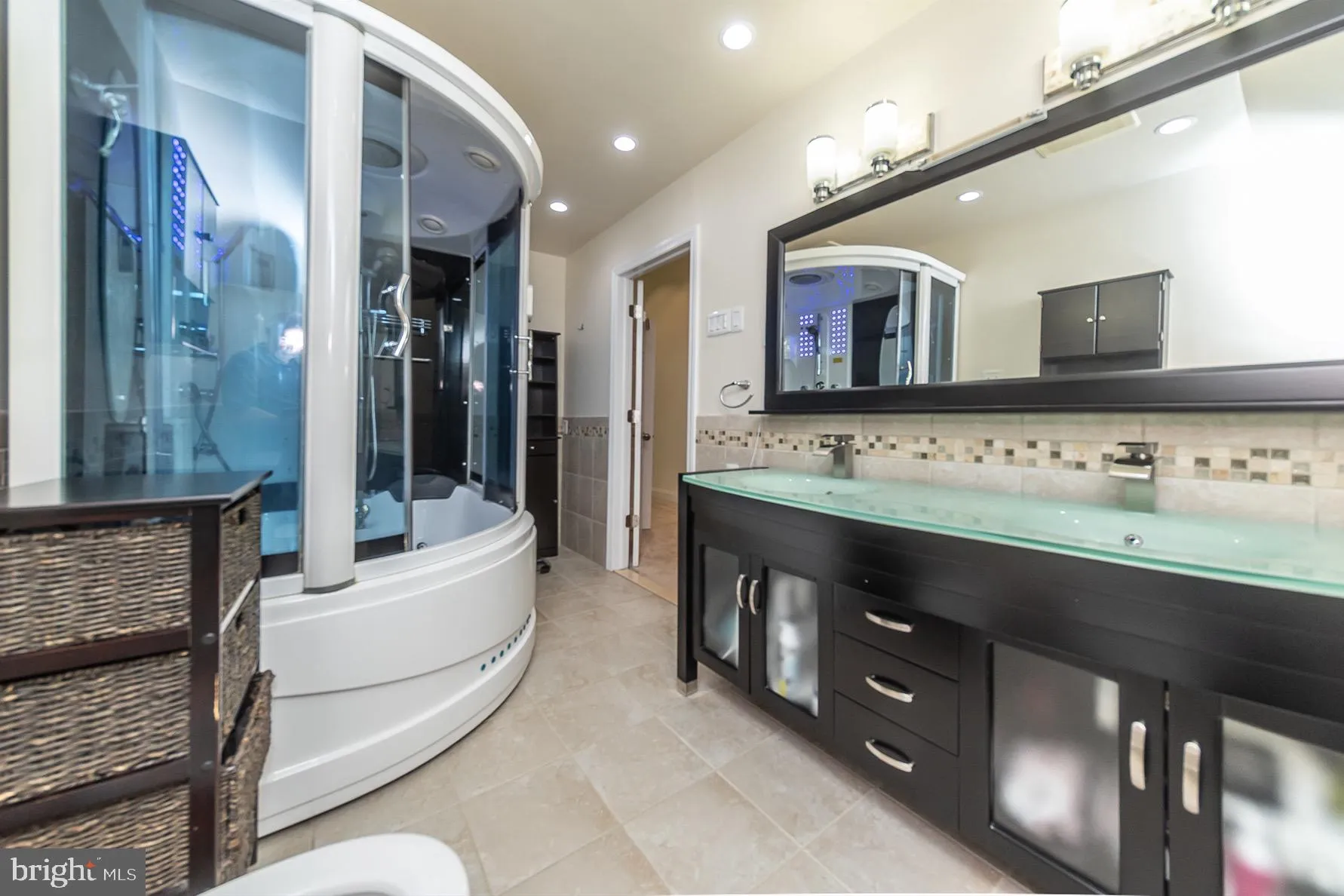 Voorhees, New Jersey 08043, United States, 4 Bedrooms Bedrooms, ,3 BathroomsBathrooms,Residential,Active,182411