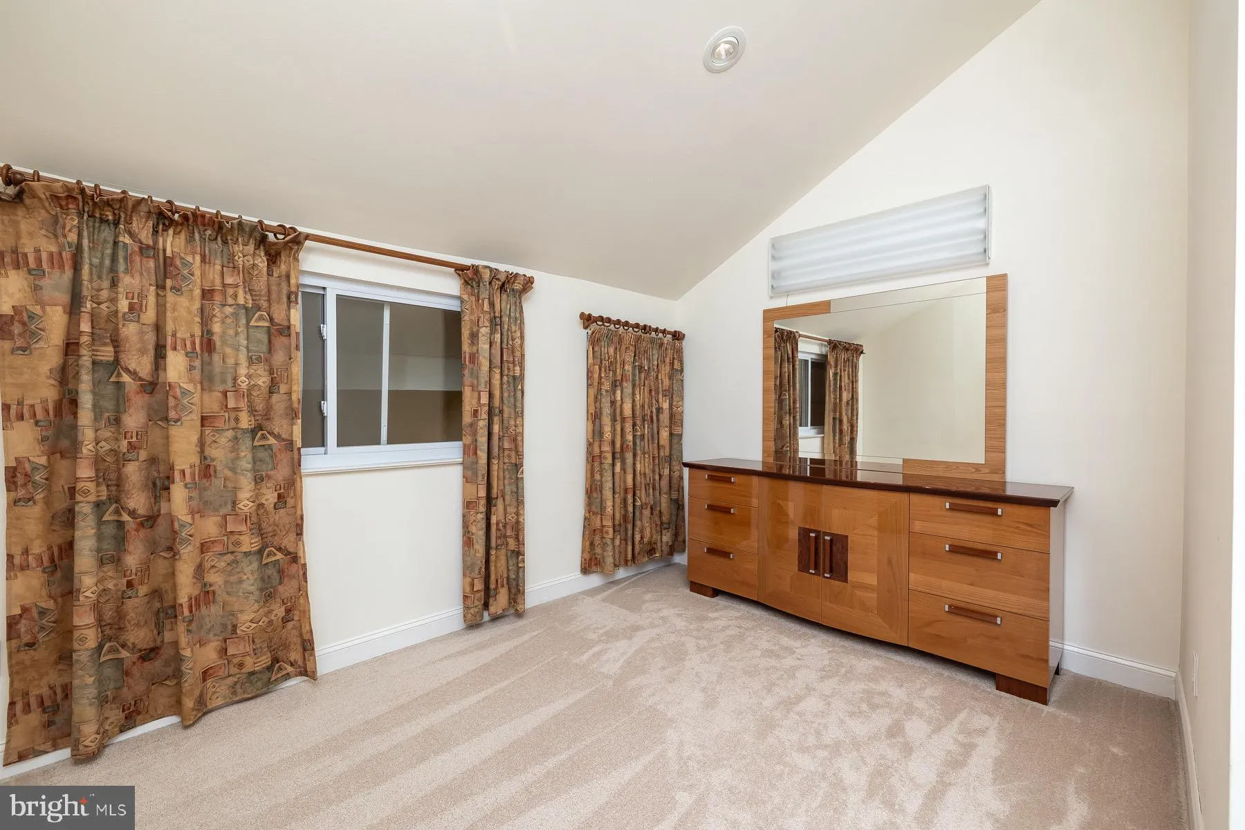 Voorhees, New Jersey 08043, United States, 4 Bedrooms Bedrooms, ,3 BathroomsBathrooms,Residential,Active,182411