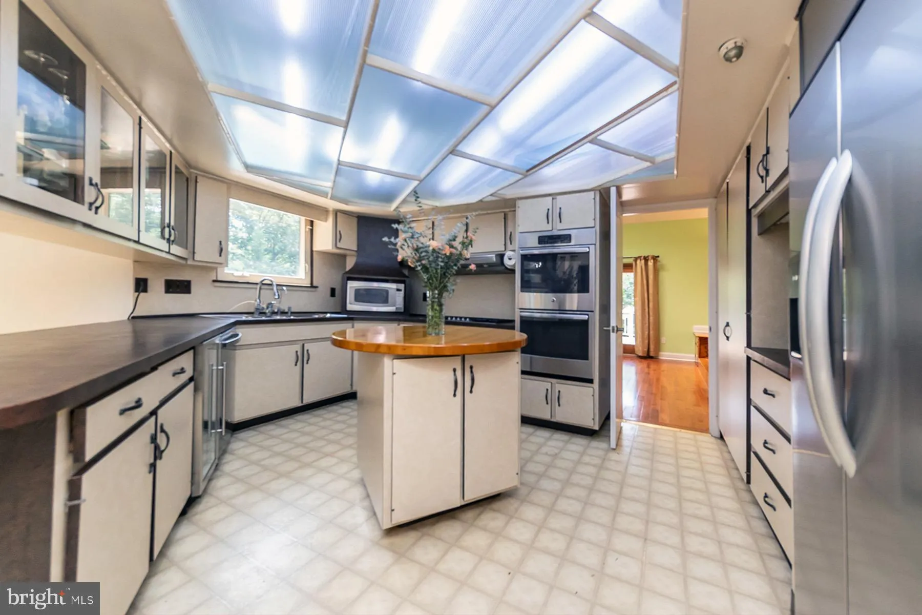 Voorhees, New Jersey 08043, United States, 4 Bedrooms Bedrooms, ,3 BathroomsBathrooms,Residential,Active,182411