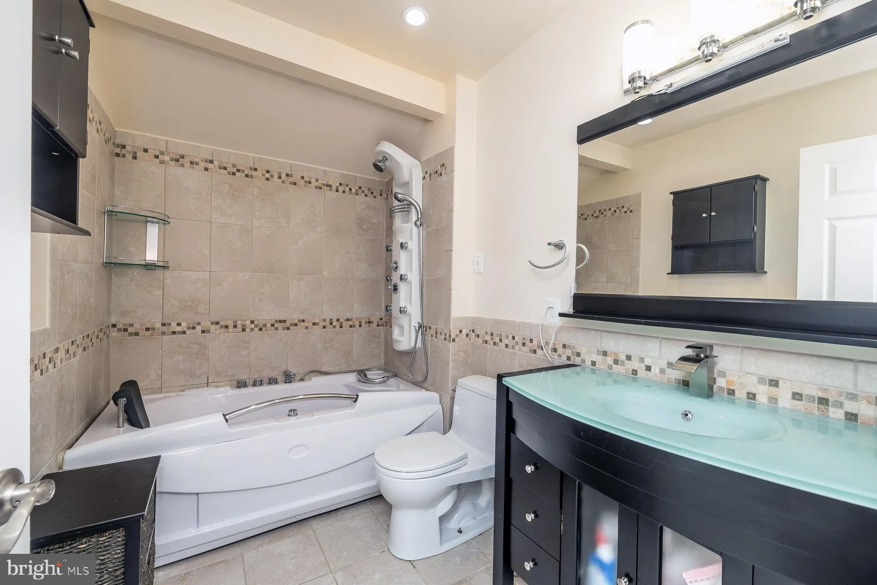 Voorhees, New Jersey 08043, United States, 4 Bedrooms Bedrooms, ,3 BathroomsBathrooms,Residential,Active,182411