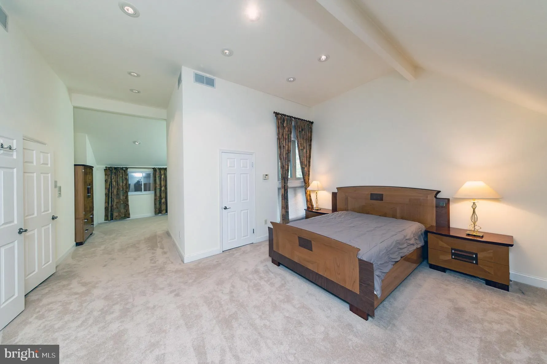 Voorhees, New Jersey 08043, United States, 4 Bedrooms Bedrooms, ,3 BathroomsBathrooms,Residential,Active,182411