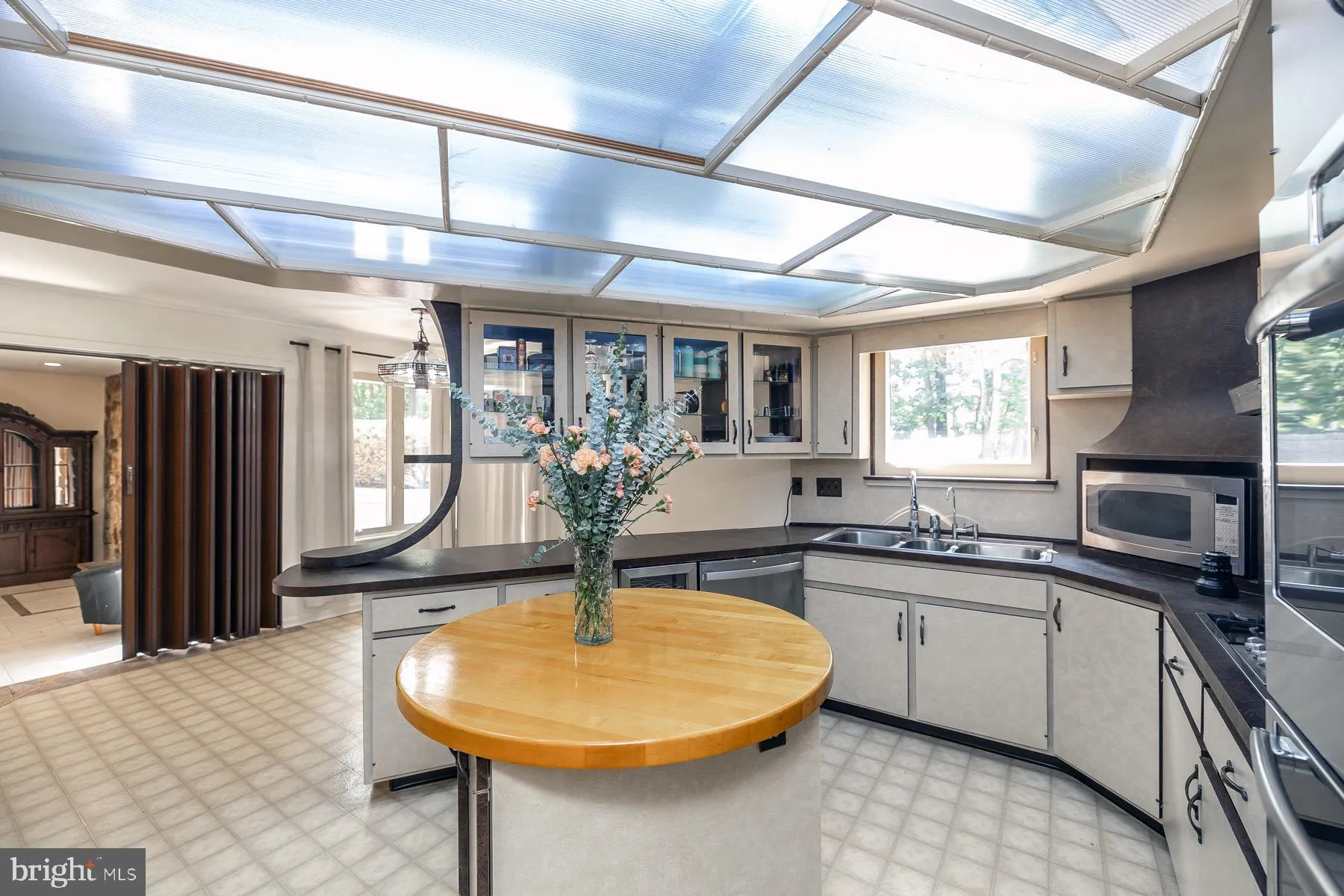 Voorhees, New Jersey 08043, United States, 4 Bedrooms Bedrooms, ,3 BathroomsBathrooms,Residential,Active,182411