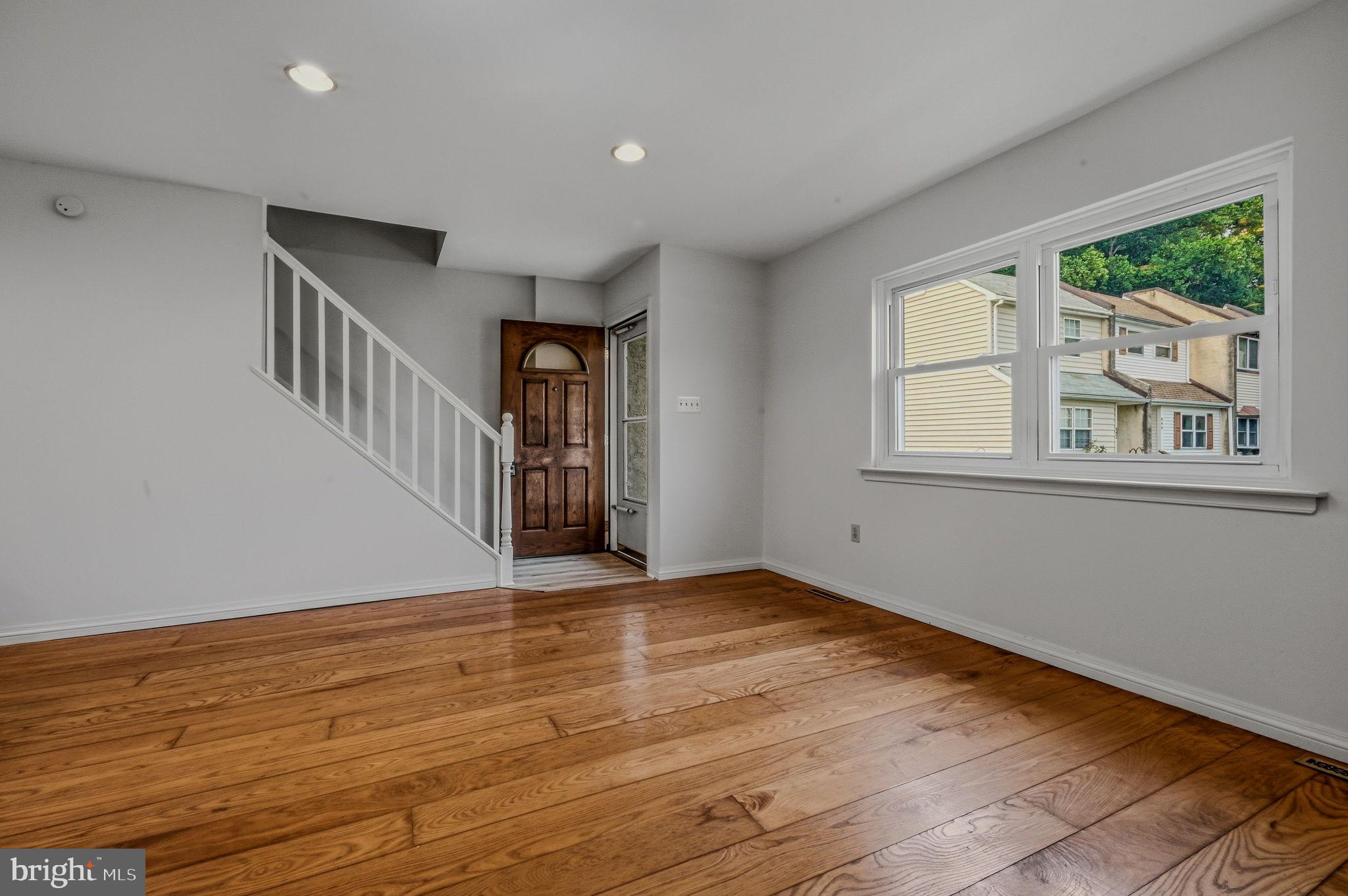 834 HASTINGS COURT