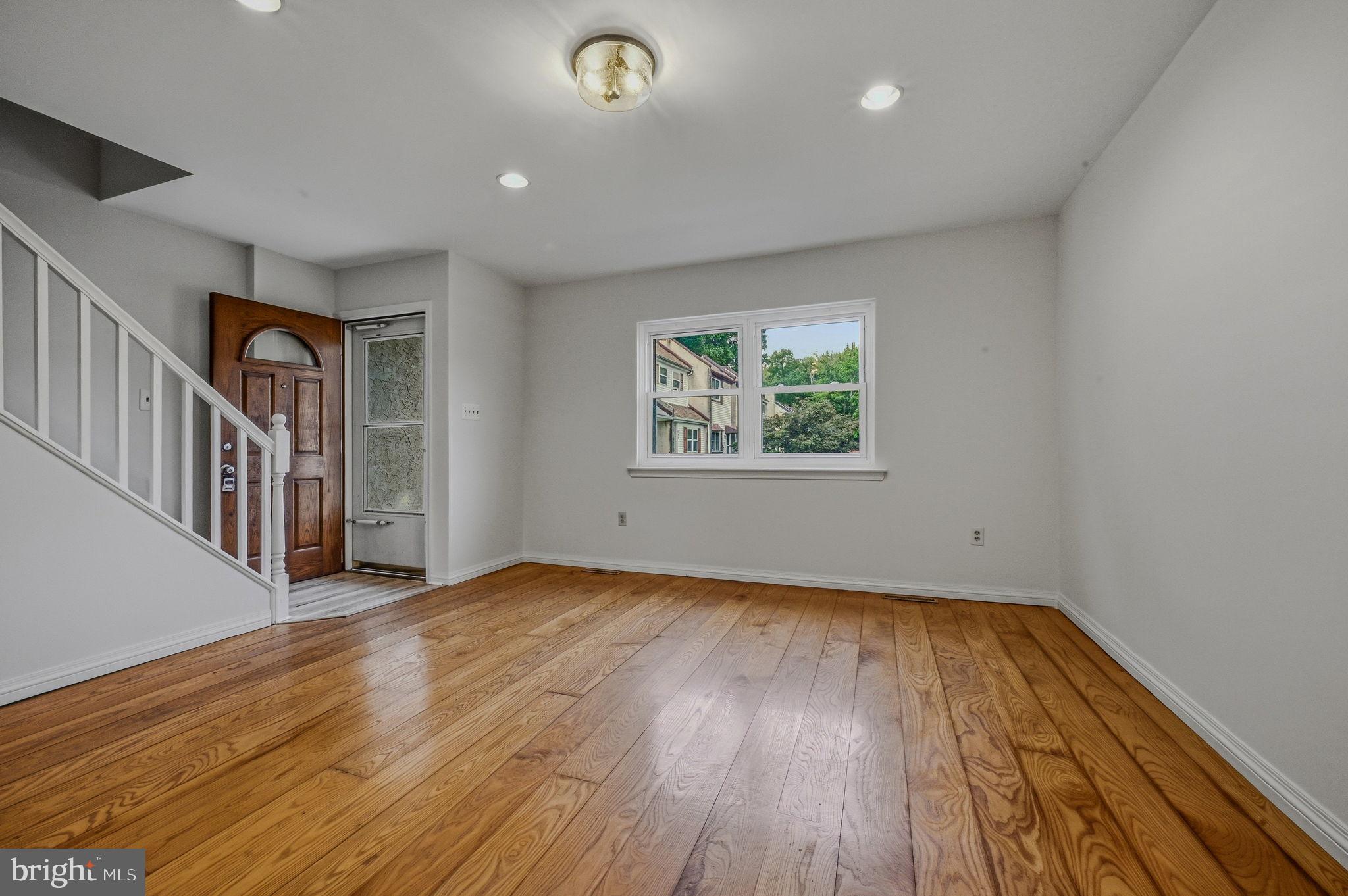 834 HASTINGS COURT