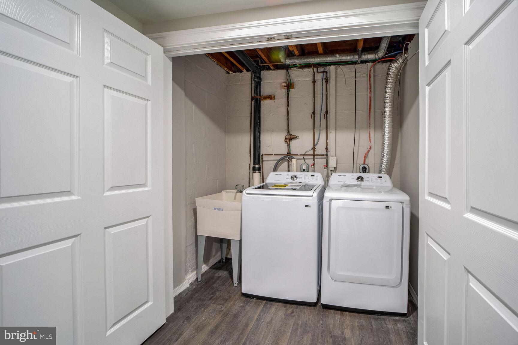 VILLAGE OF LONG REACH - Residential