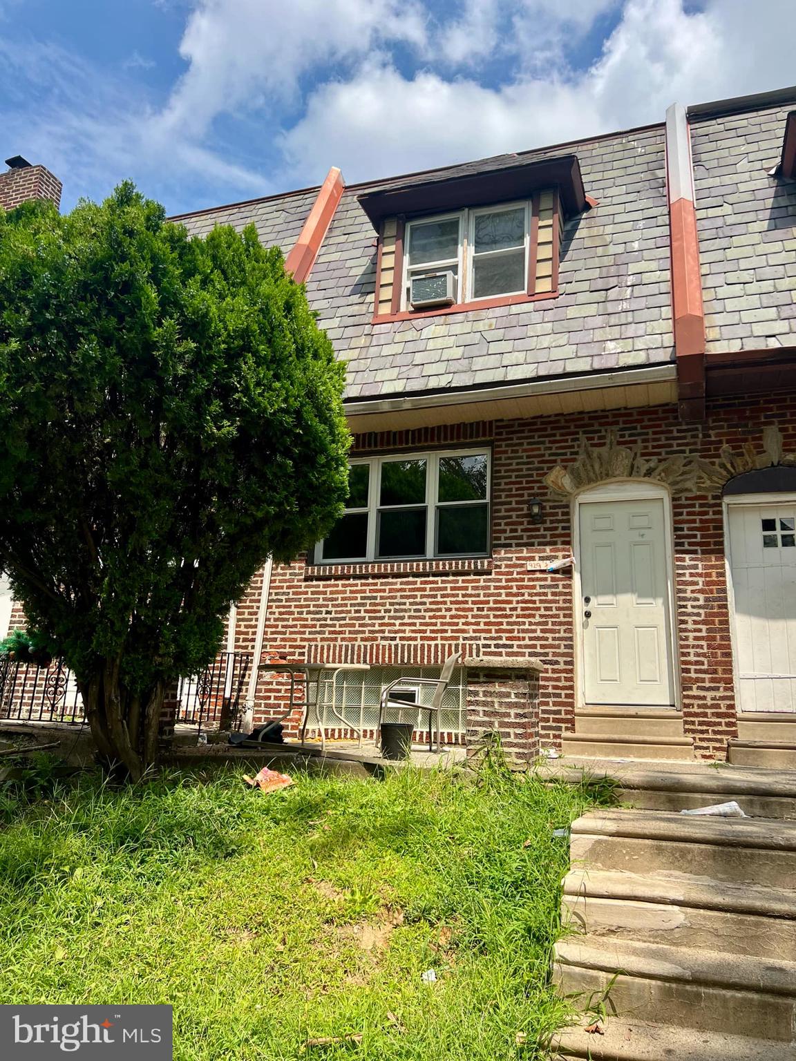 OXFORD CIRCLE - Residential