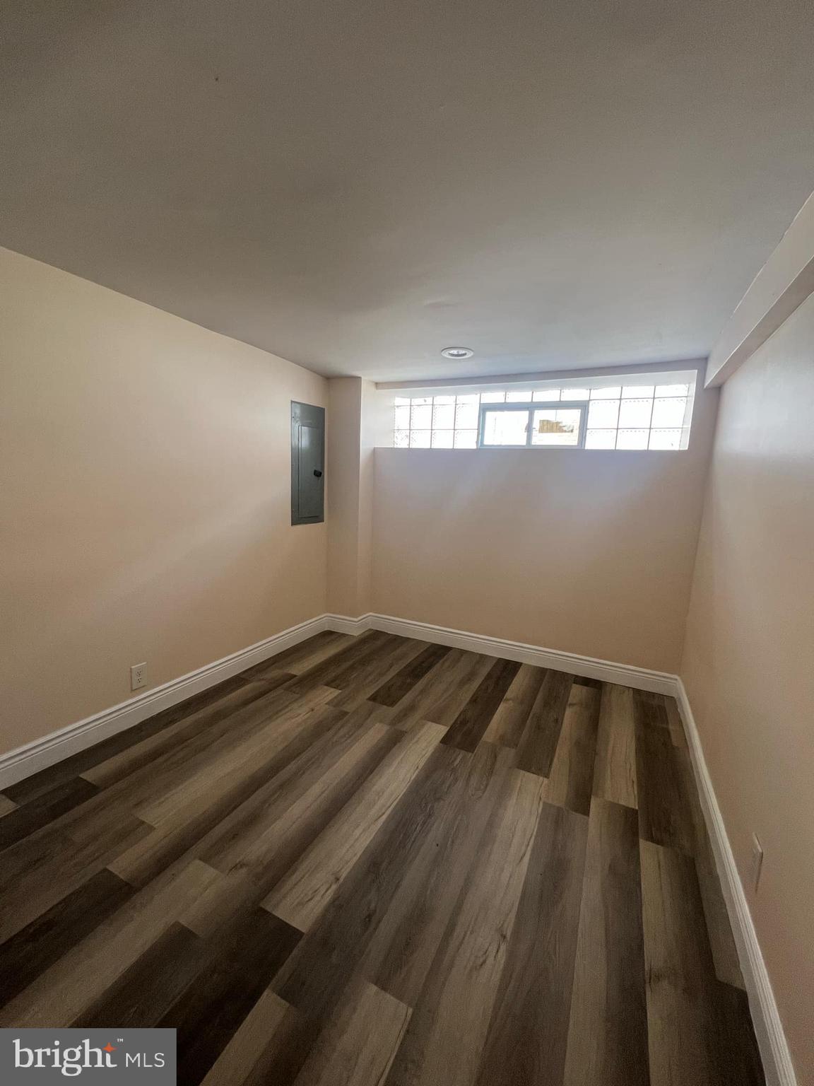 OXFORD CIRCLE - Residential