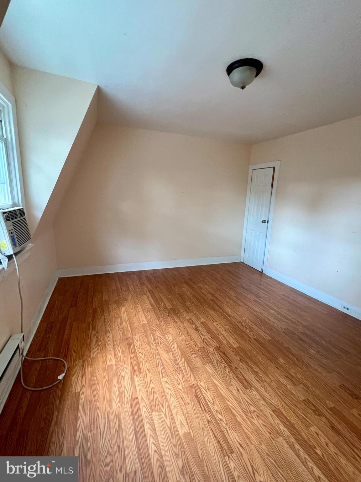 OXFORD CIRCLE - Residential