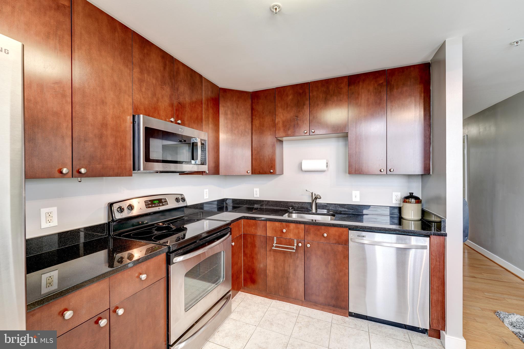 ONE NATIONAL HARBOR CONDOMINIUM - Residential Lease