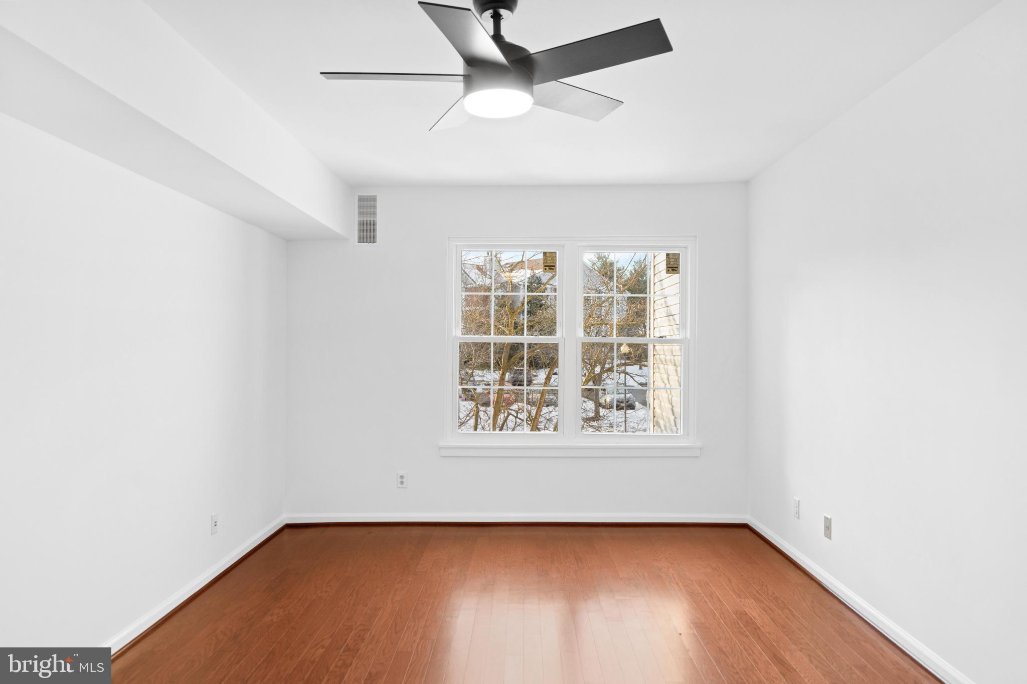 STRATFORD PLACE AT KINGS - Residential