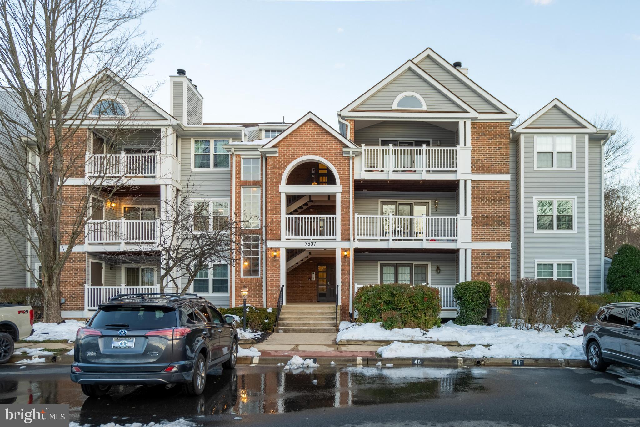 STRATFORD PLACE AT KINGS - Residential