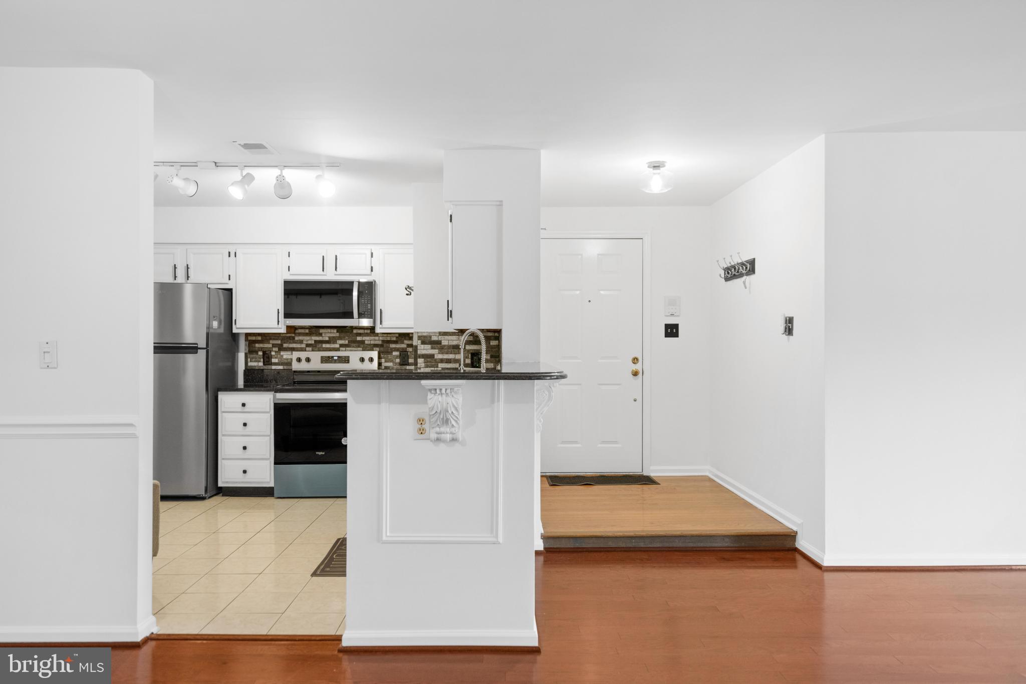 STRATFORD PLACE AT KINGS - Residential