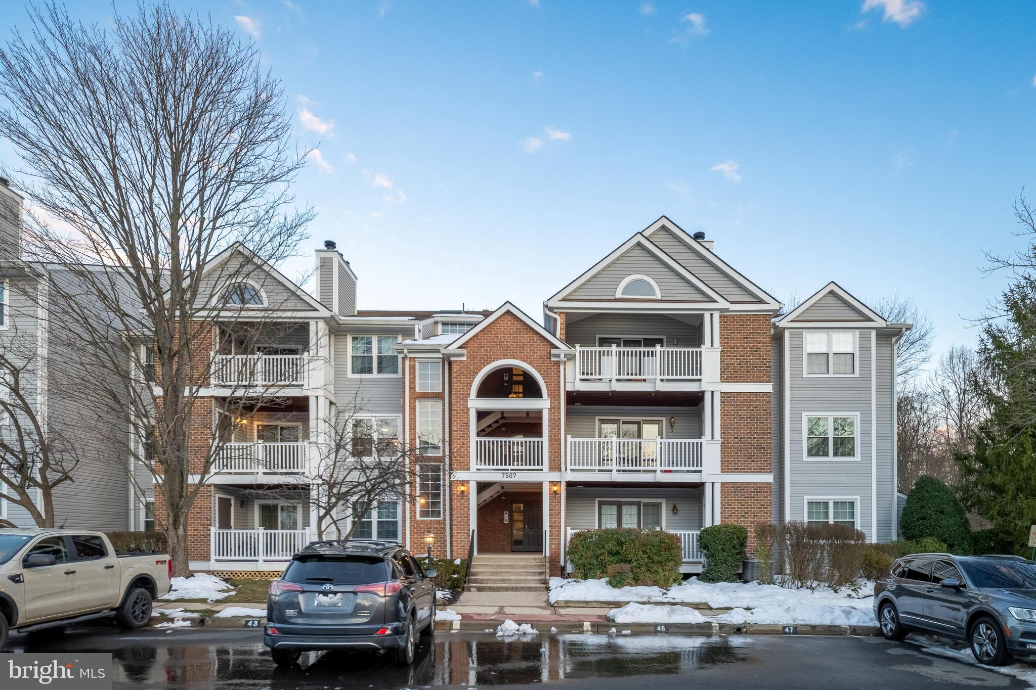 STRATFORD PLACE AT KINGS - Residential