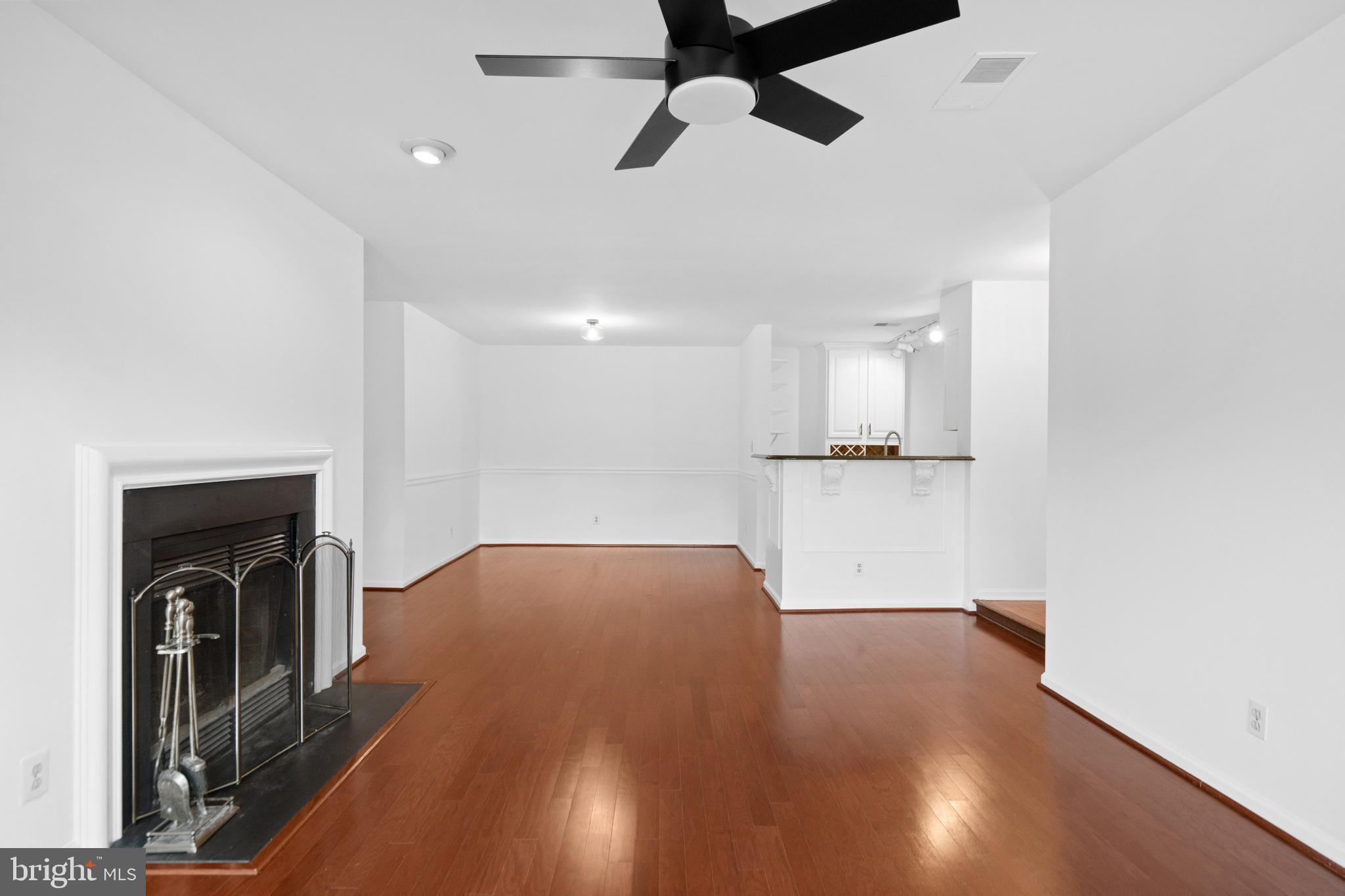 STRATFORD PLACE AT KINGS - Residential