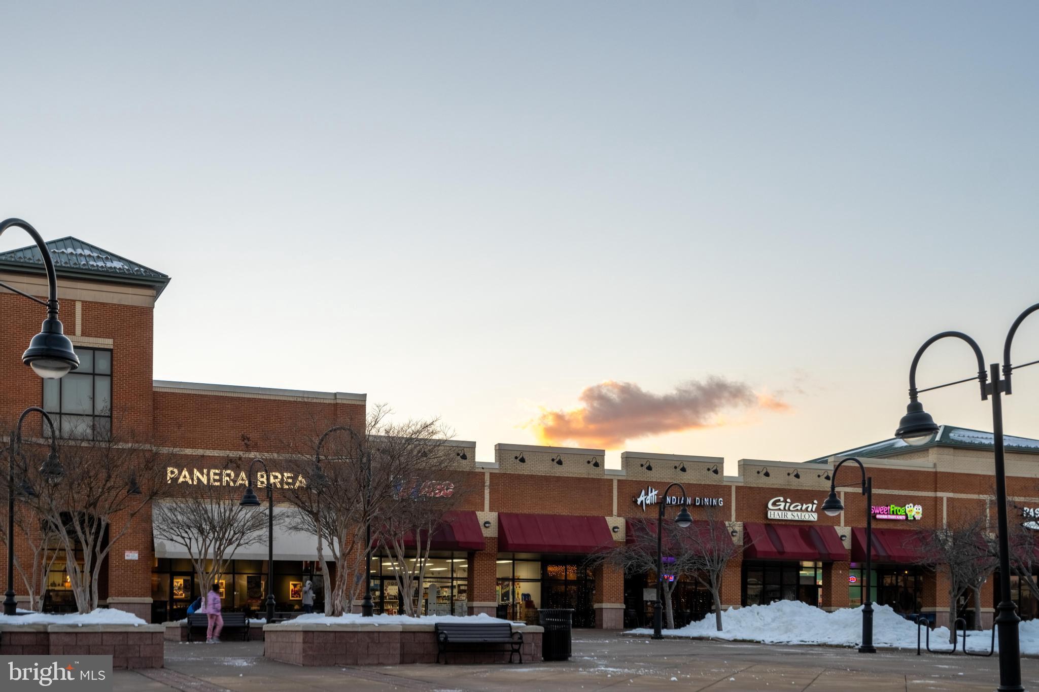 STRATFORD PLACE AT KINGS - Residential