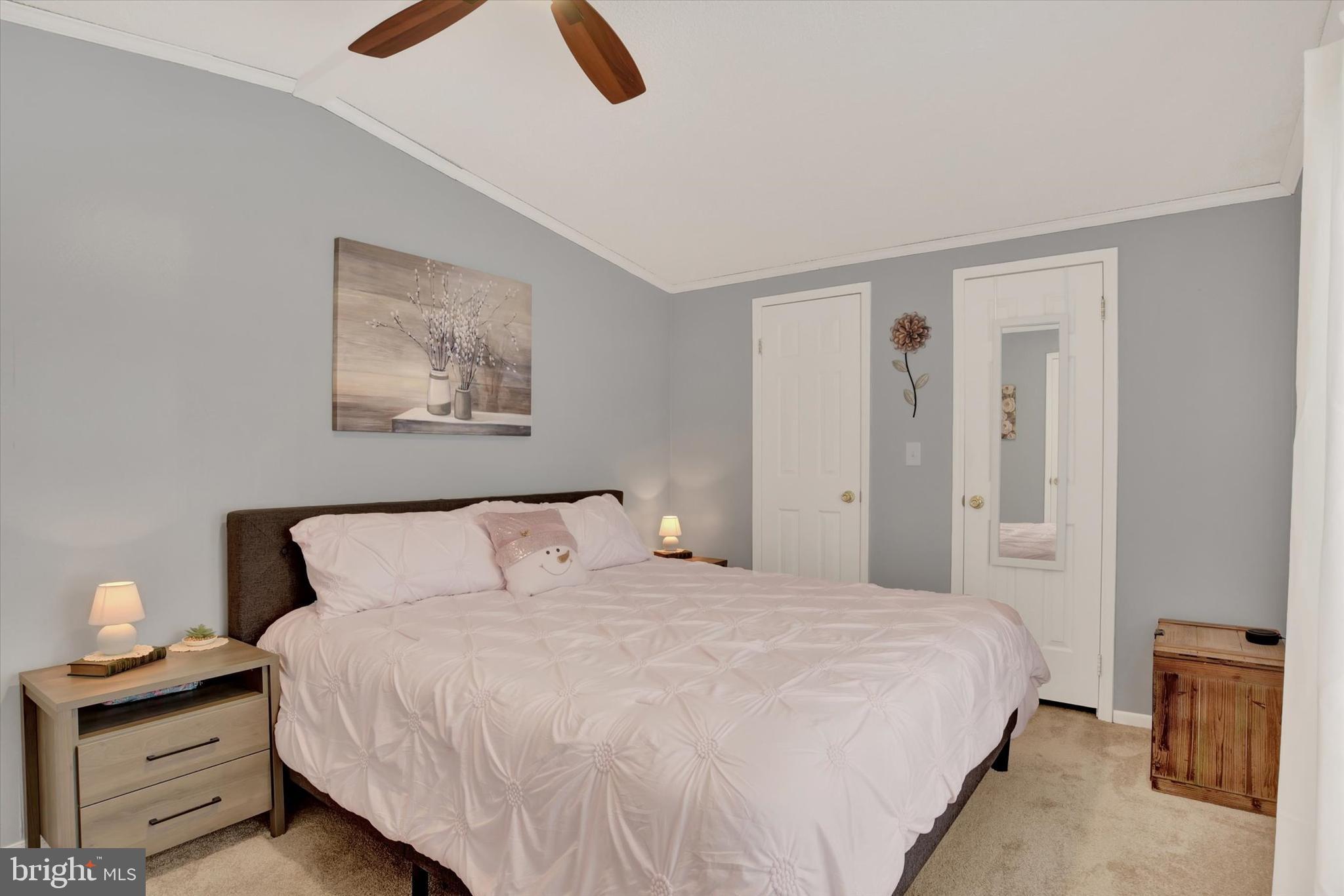 COUNTRY MANOR FARMS - Residential