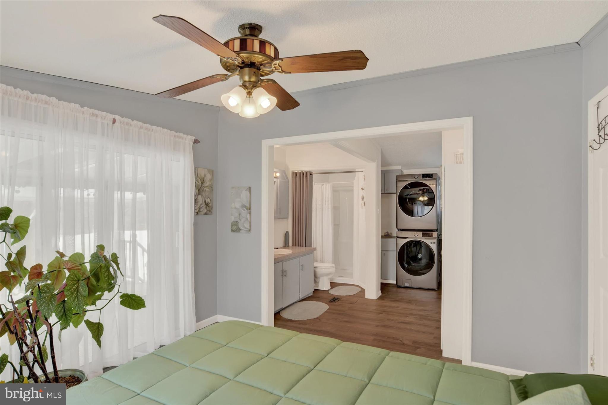 COUNTRY MANOR FARMS - Residential