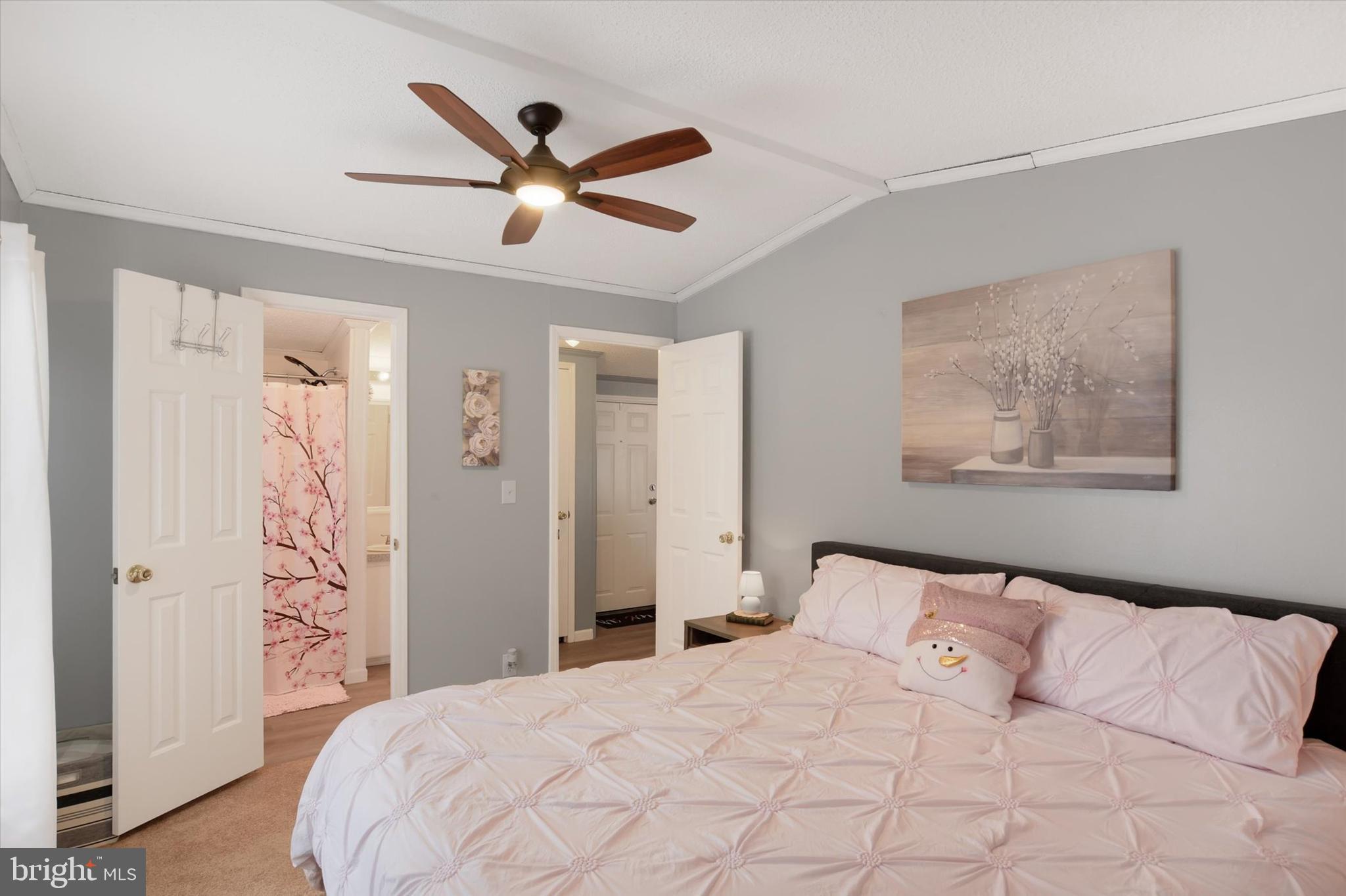 COUNTRY MANOR FARMS - Residential