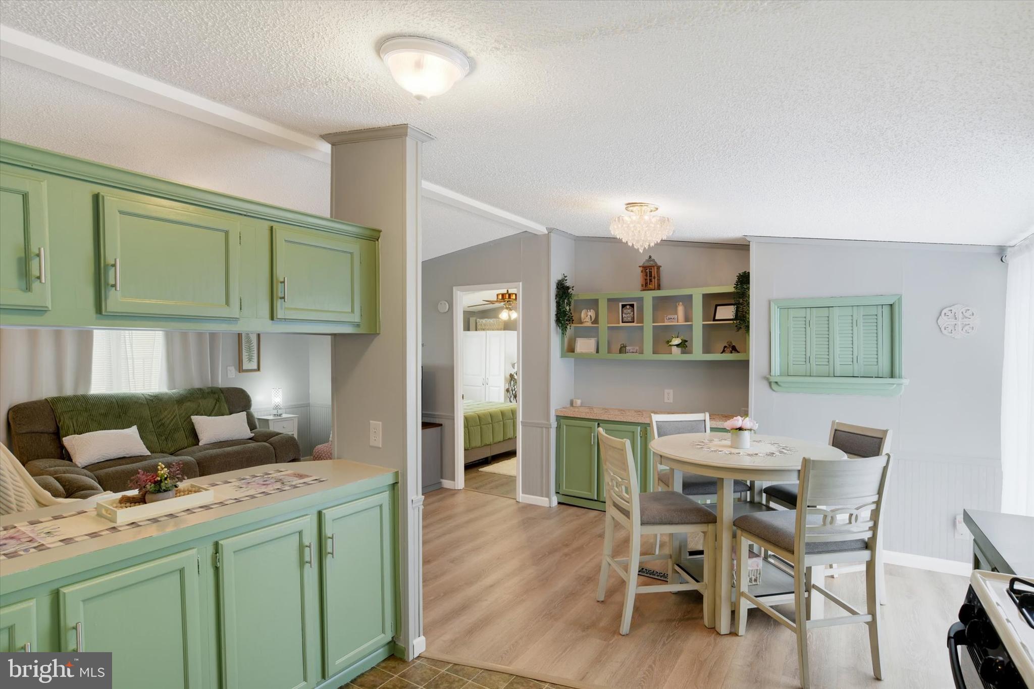 COUNTRY MANOR FARMS - Residential