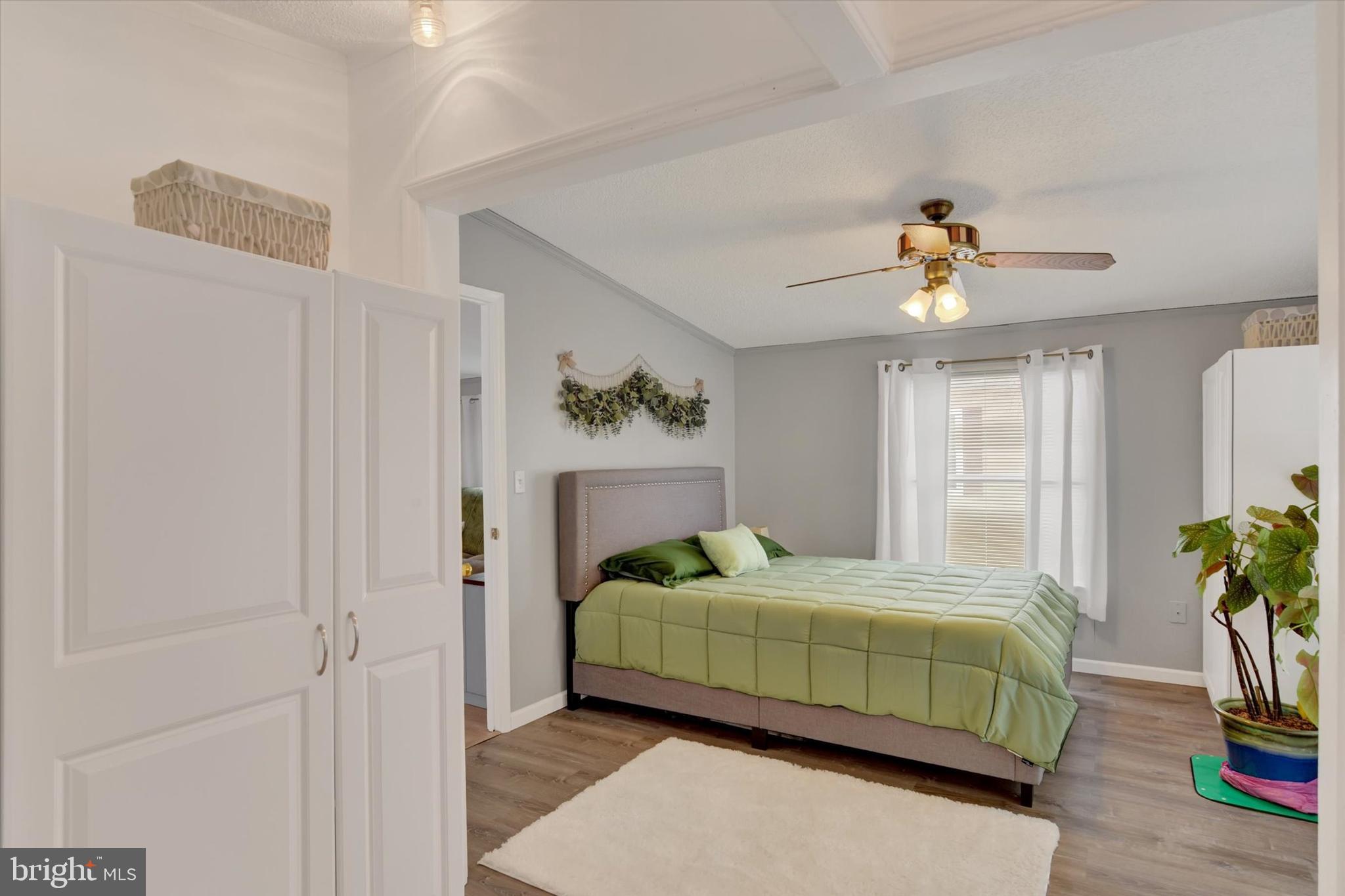 COUNTRY MANOR FARMS - Residential