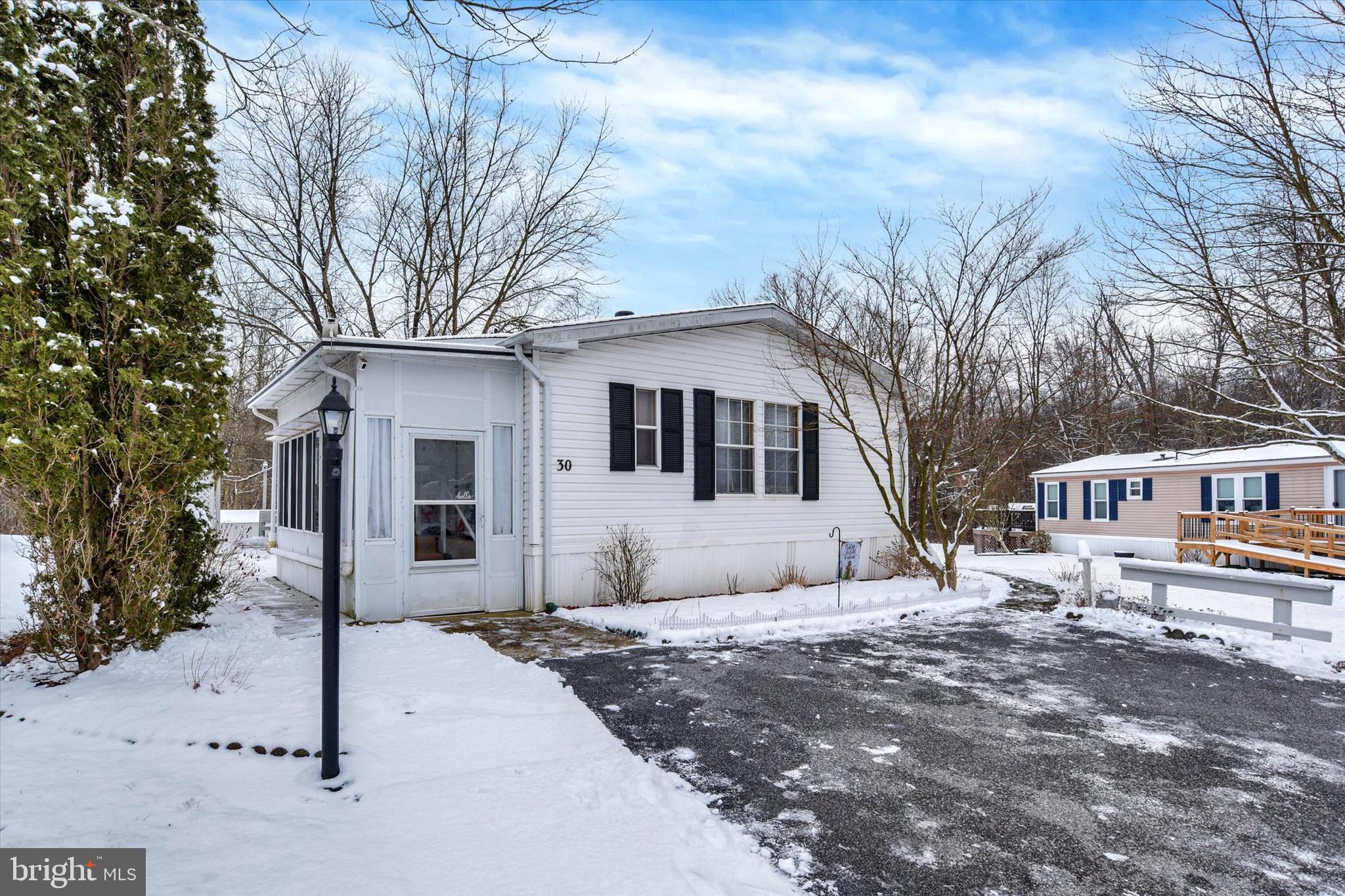 COUNTRY MANOR FARMS - Residential