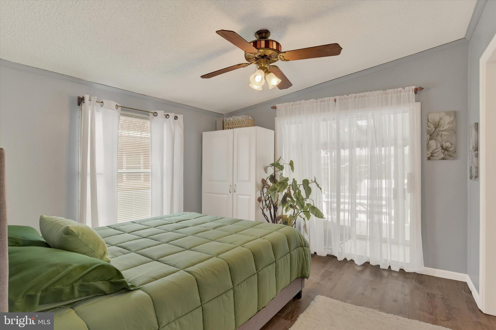 COUNTRY MANOR FARMS - Residential