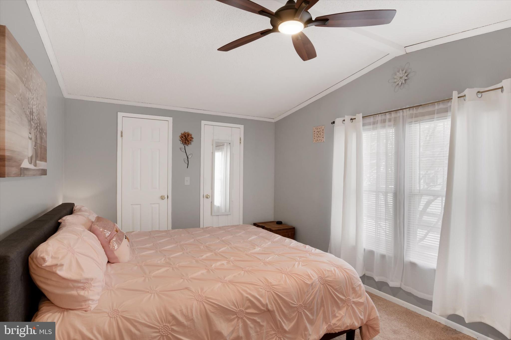 COUNTRY MANOR FARMS - Residential