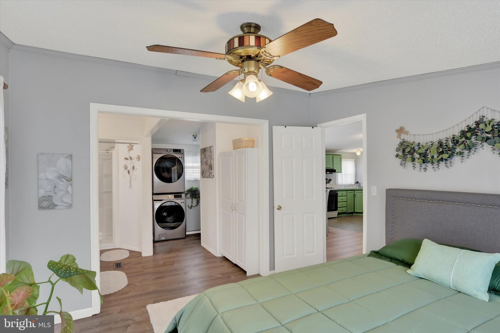 COUNTRY MANOR FARMS - Residential