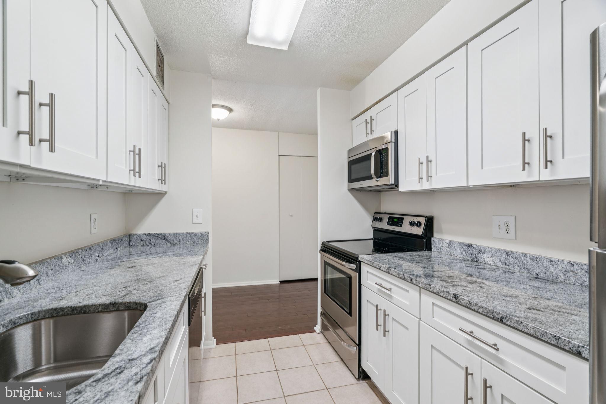 AVENUE OF THE ARTS - Residential