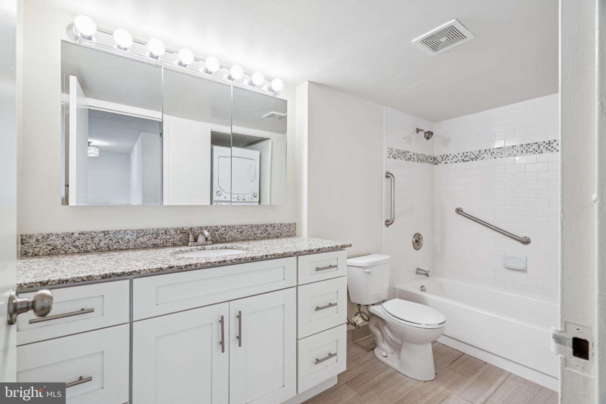 AVENUE OF THE ARTS - Residential