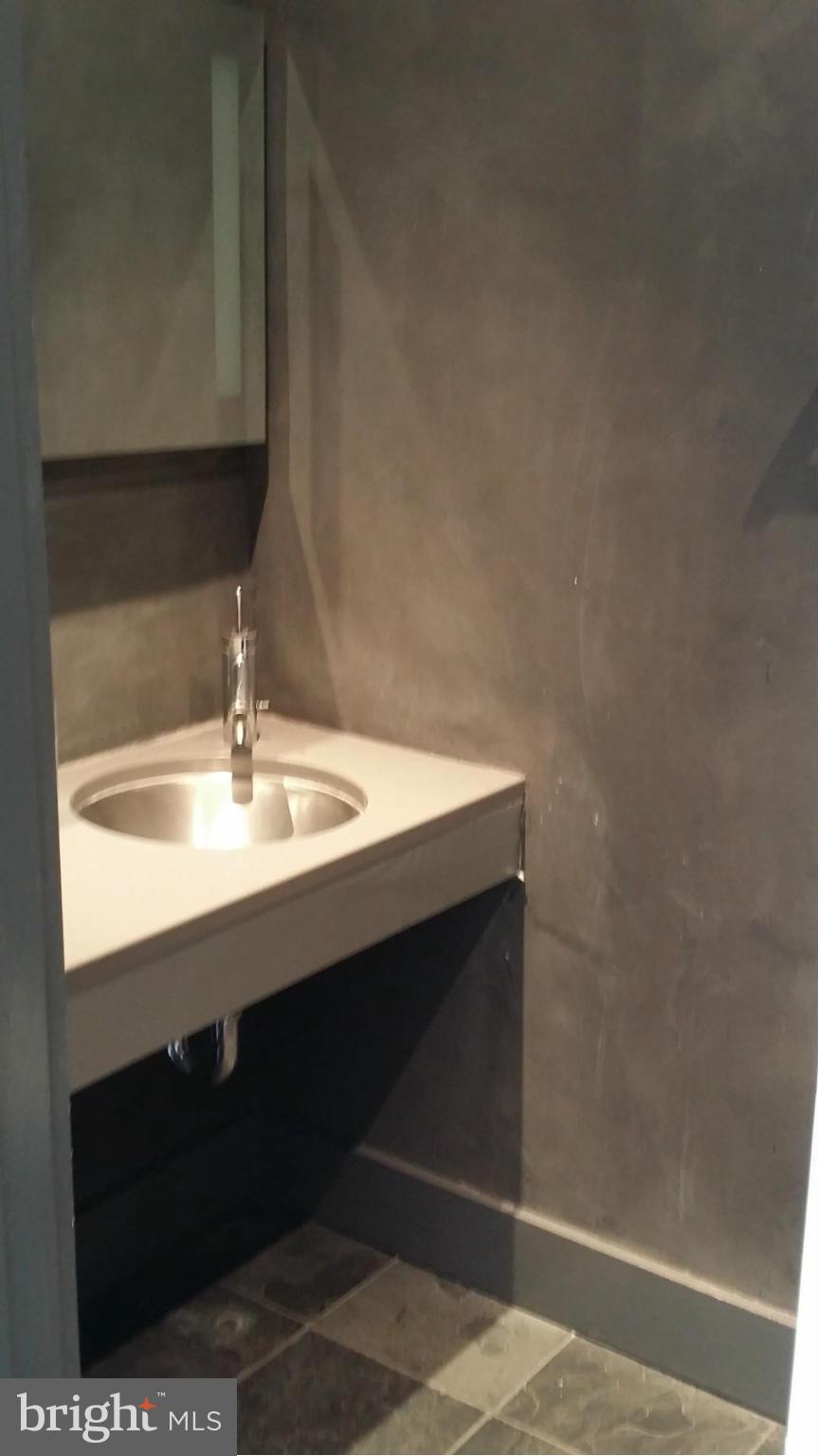 TRAVILAH CREST - Residential Lease