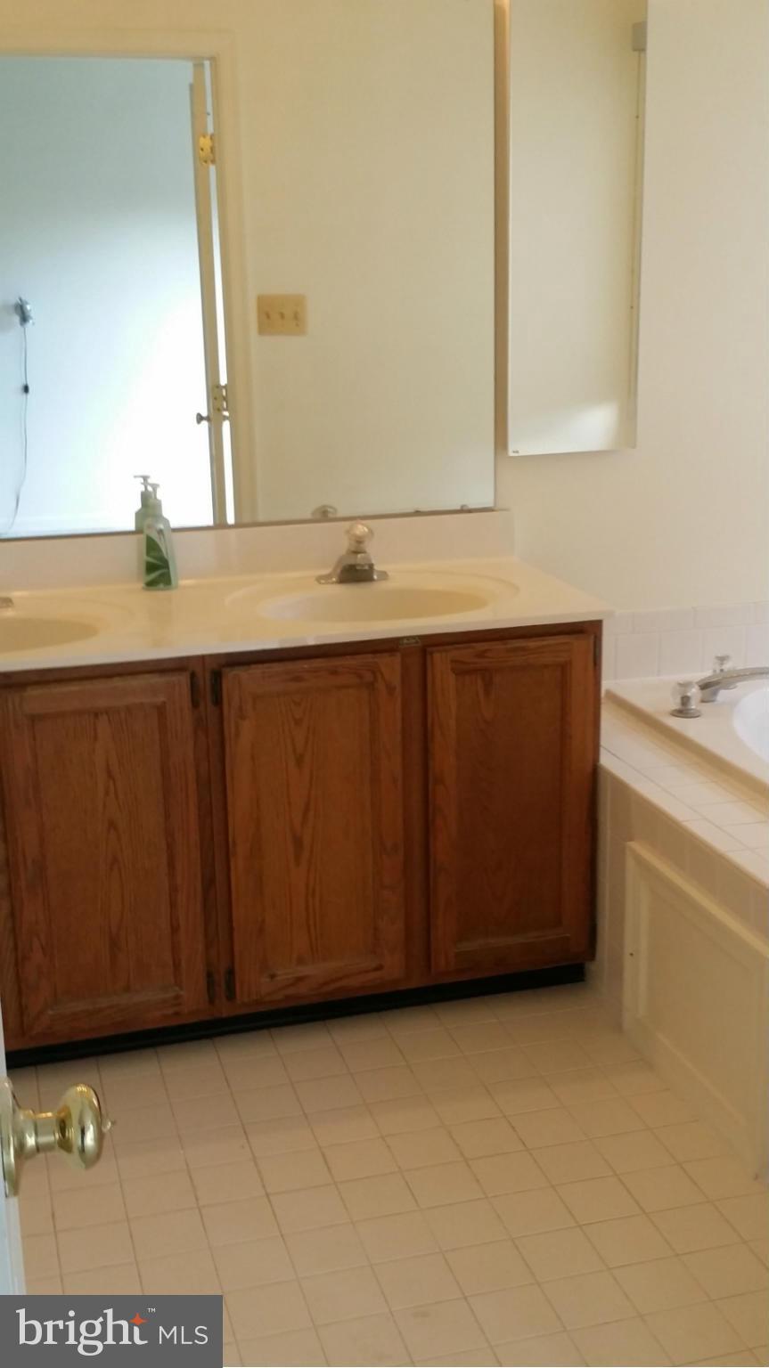 TRAVILAH CREST - Residential Lease