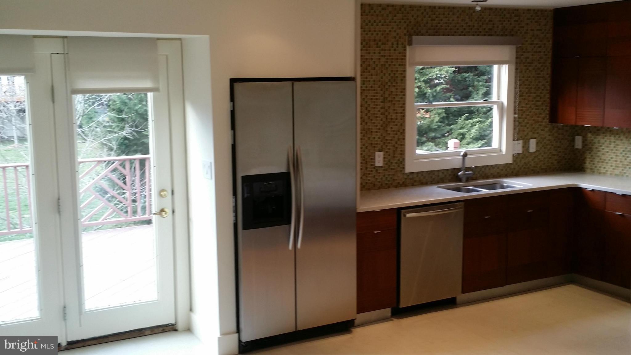 TRAVILAH CREST - Residential Lease