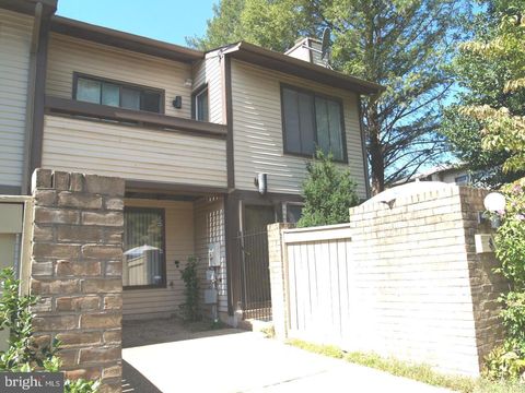 8 COPPS HILL COURT MONTGOMERY VILLAGE MD 20886