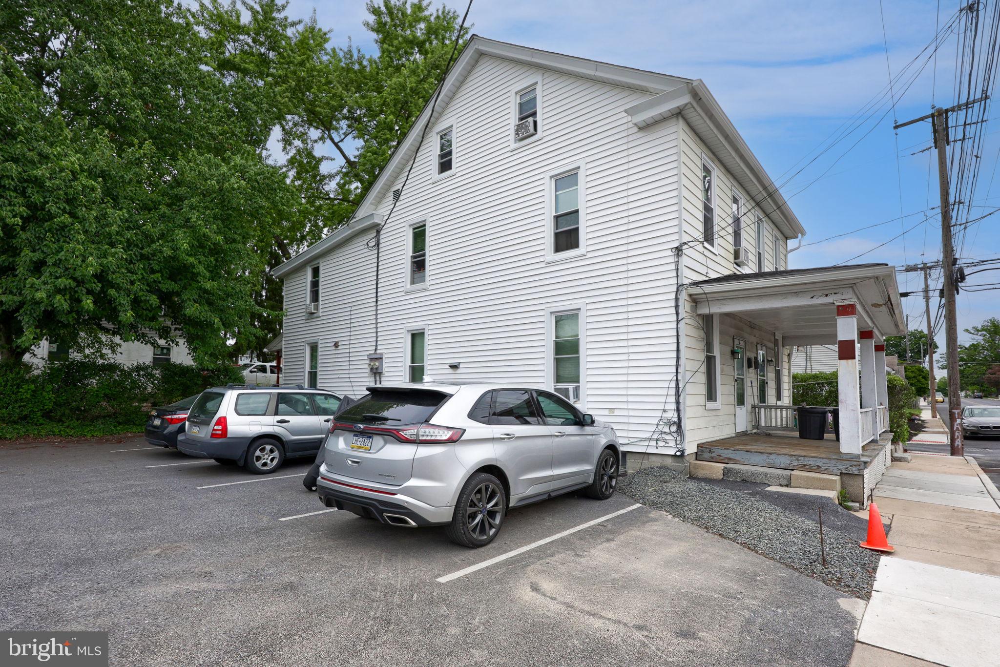 37-39 E WILLOW STREET