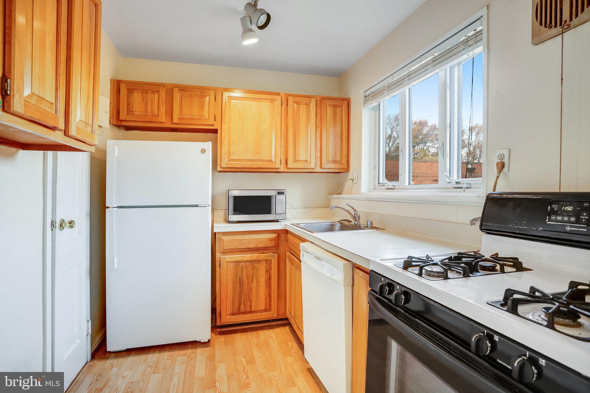 PARKSIDE CONDOMINIUMS - Residential