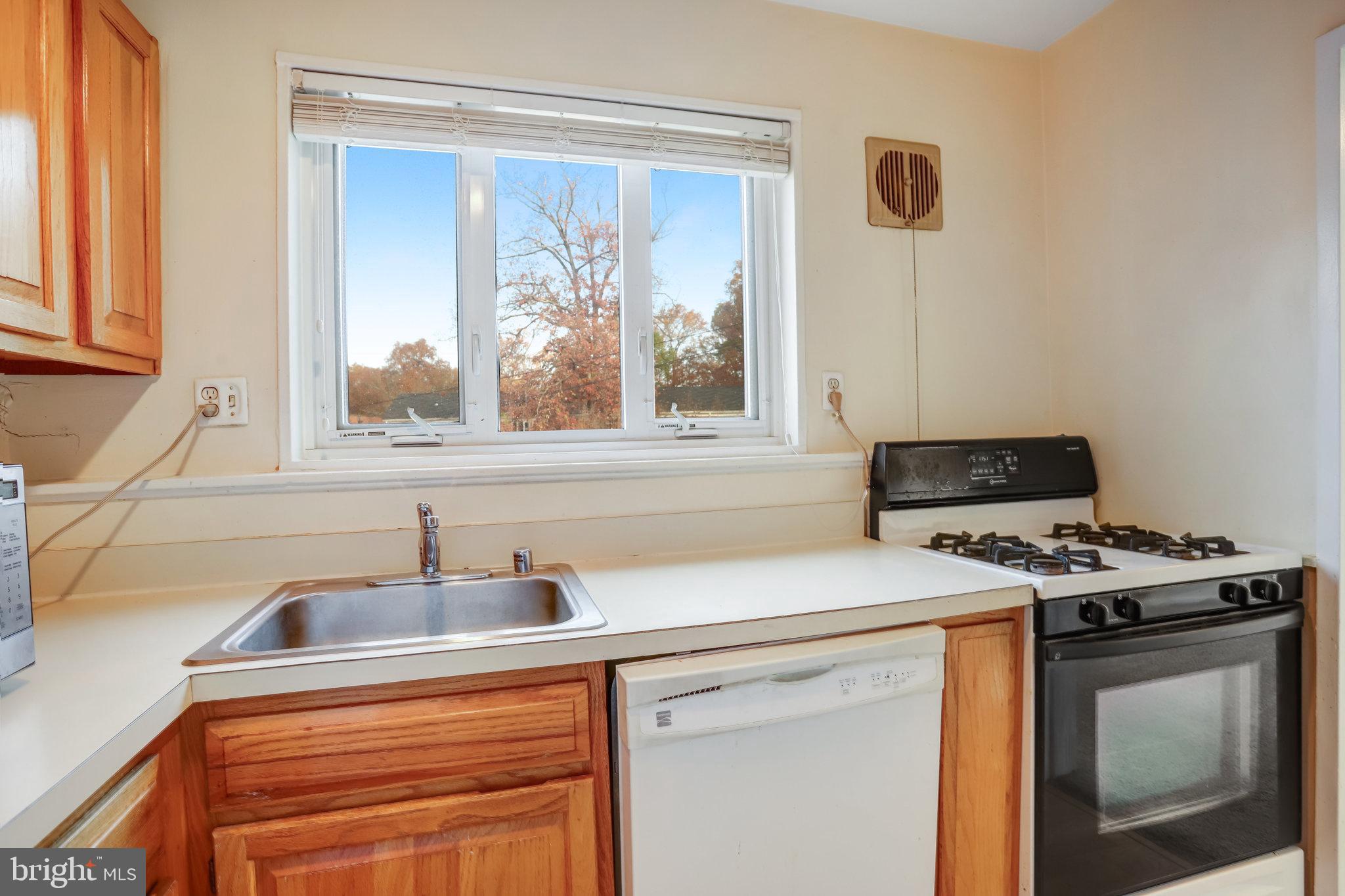 PARKSIDE CONDOMINIUMS - Residential