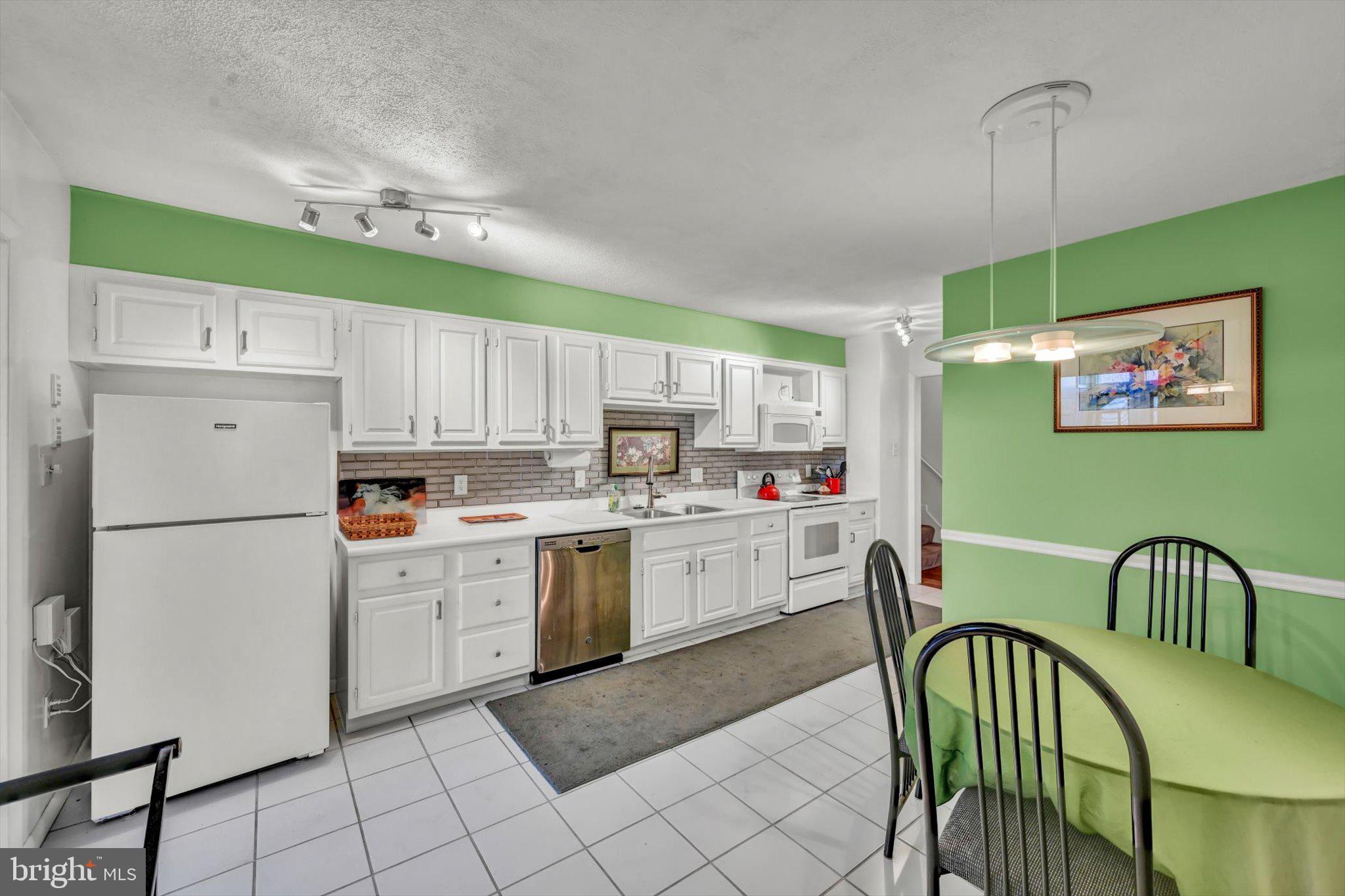 WELLINGTON DOWNES - Residential