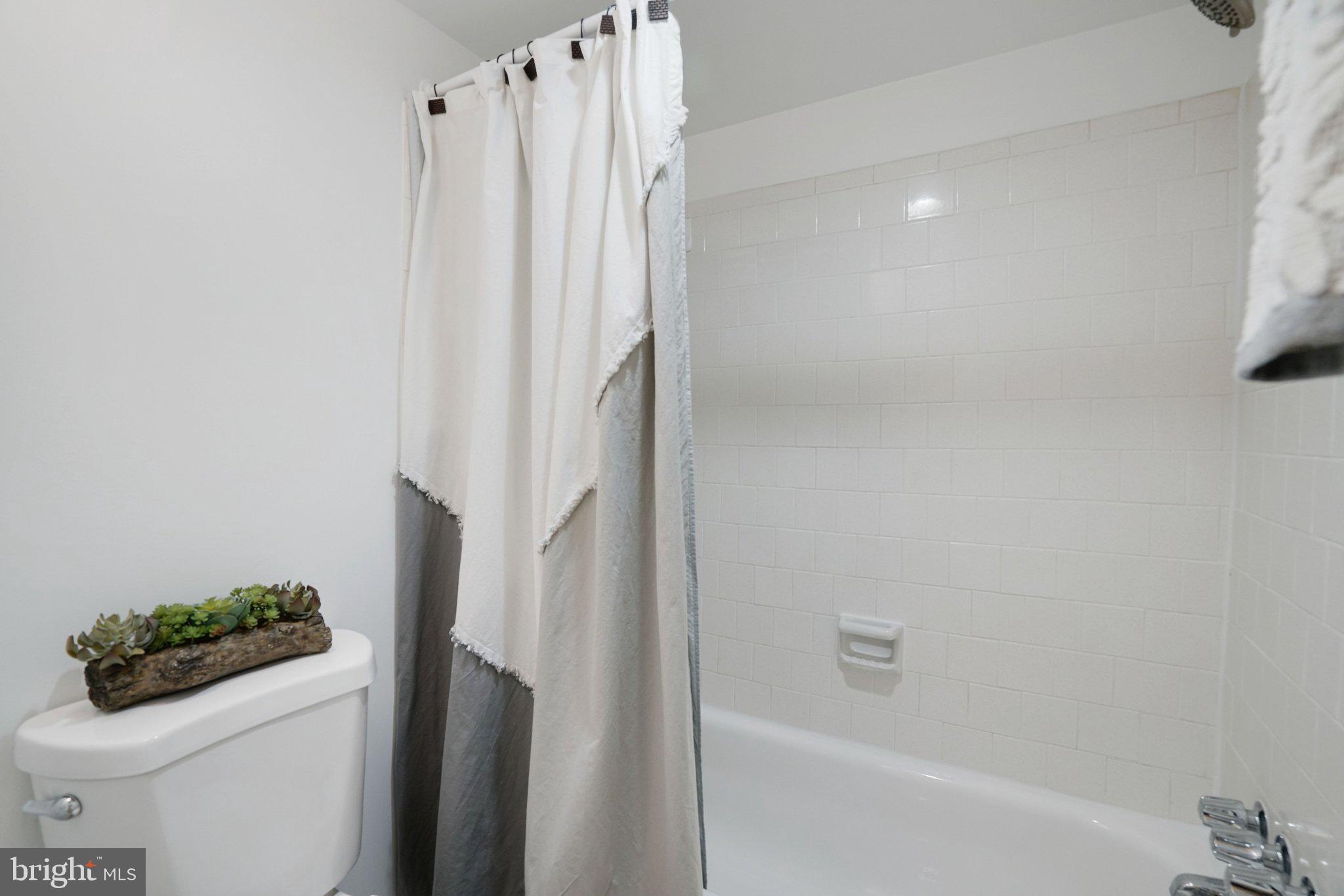 WOODLAKE TOWERS - Residential