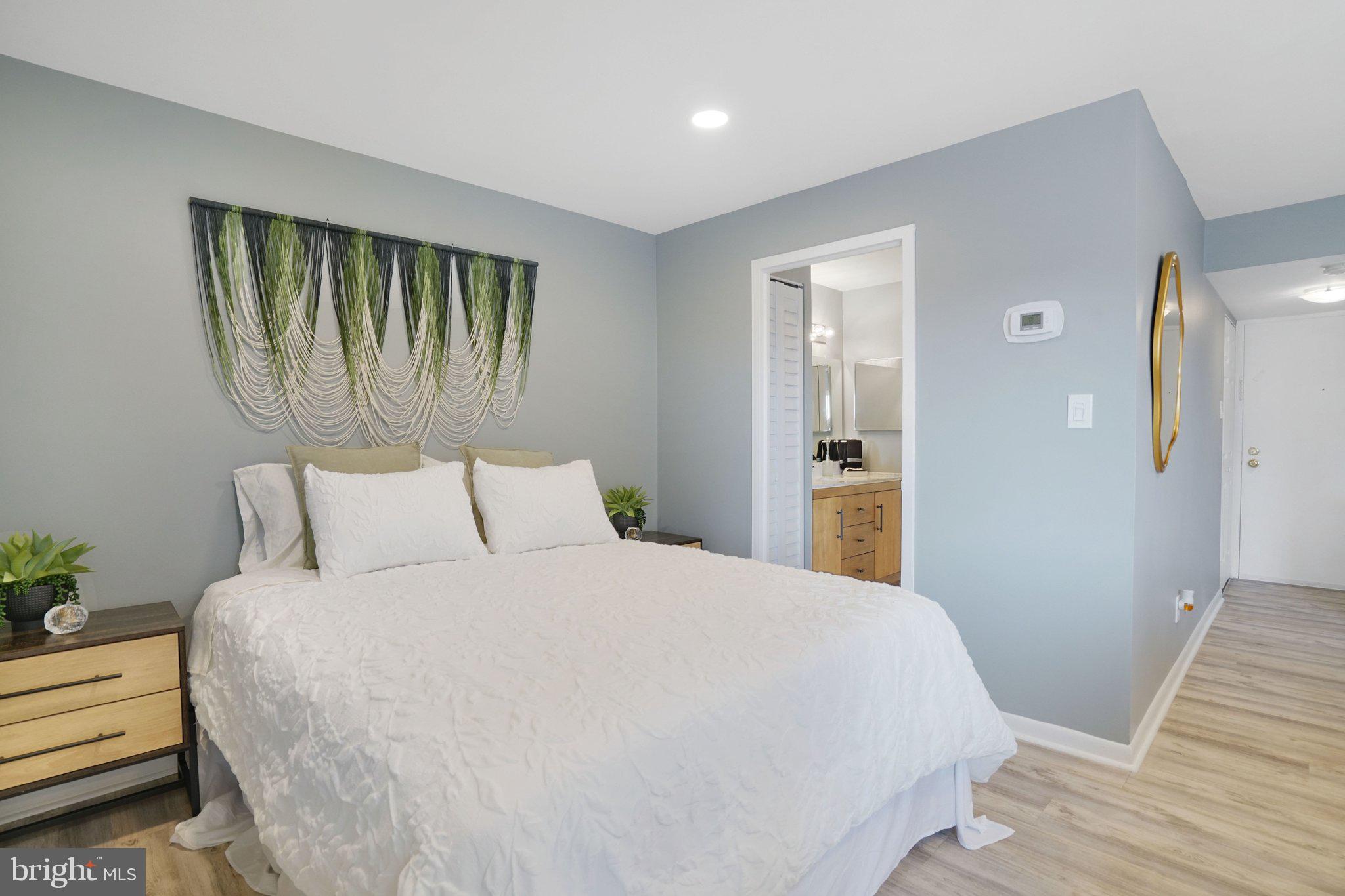 WOODLAKE TOWERS - Residential