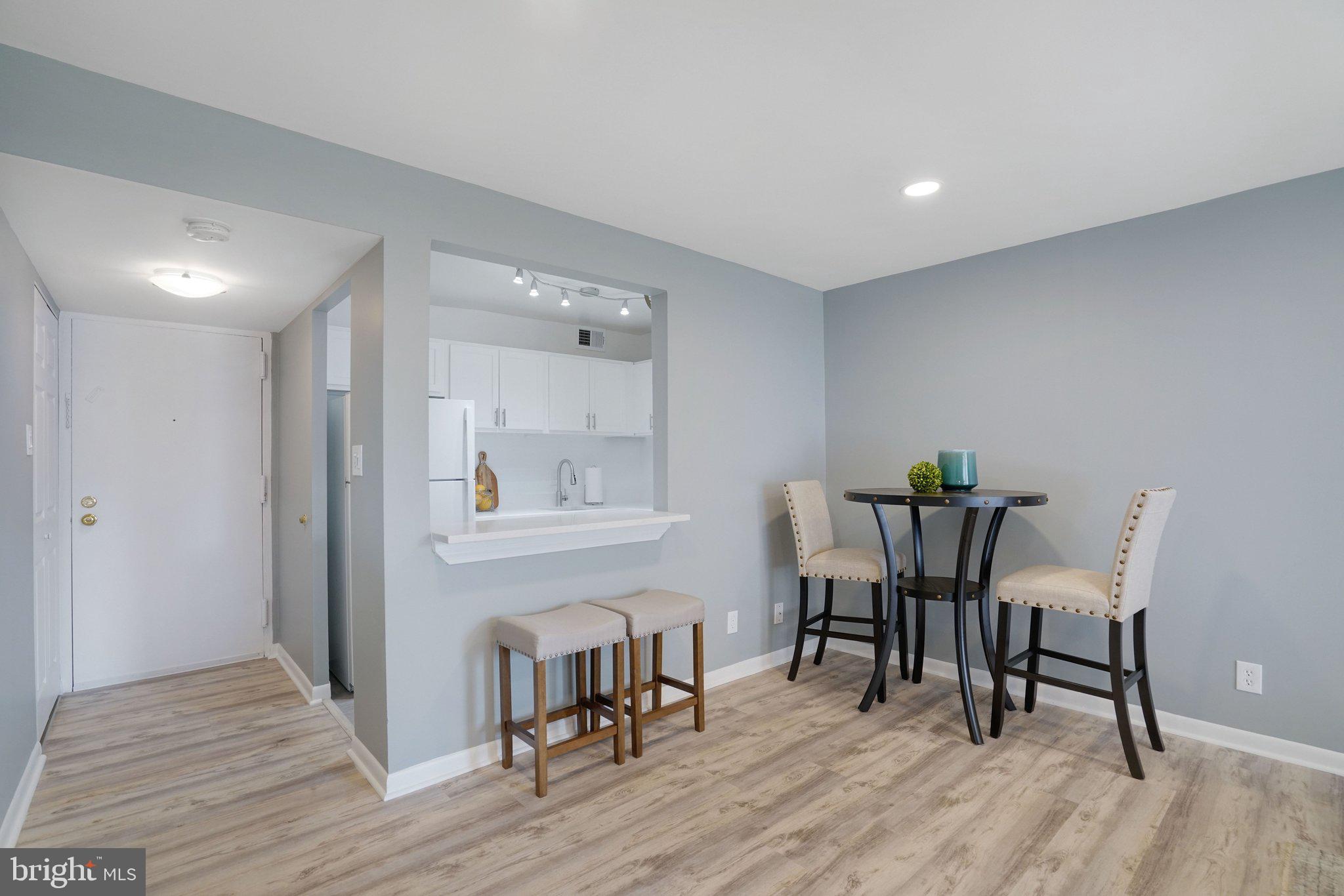 WOODLAKE TOWERS - Residential