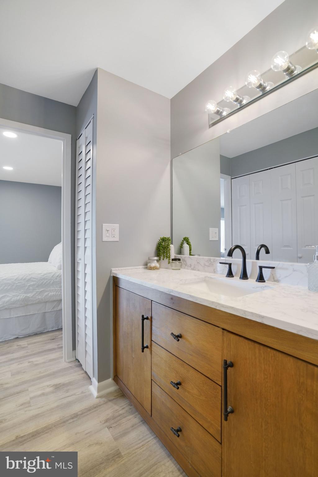 WOODLAKE TOWERS - Residential