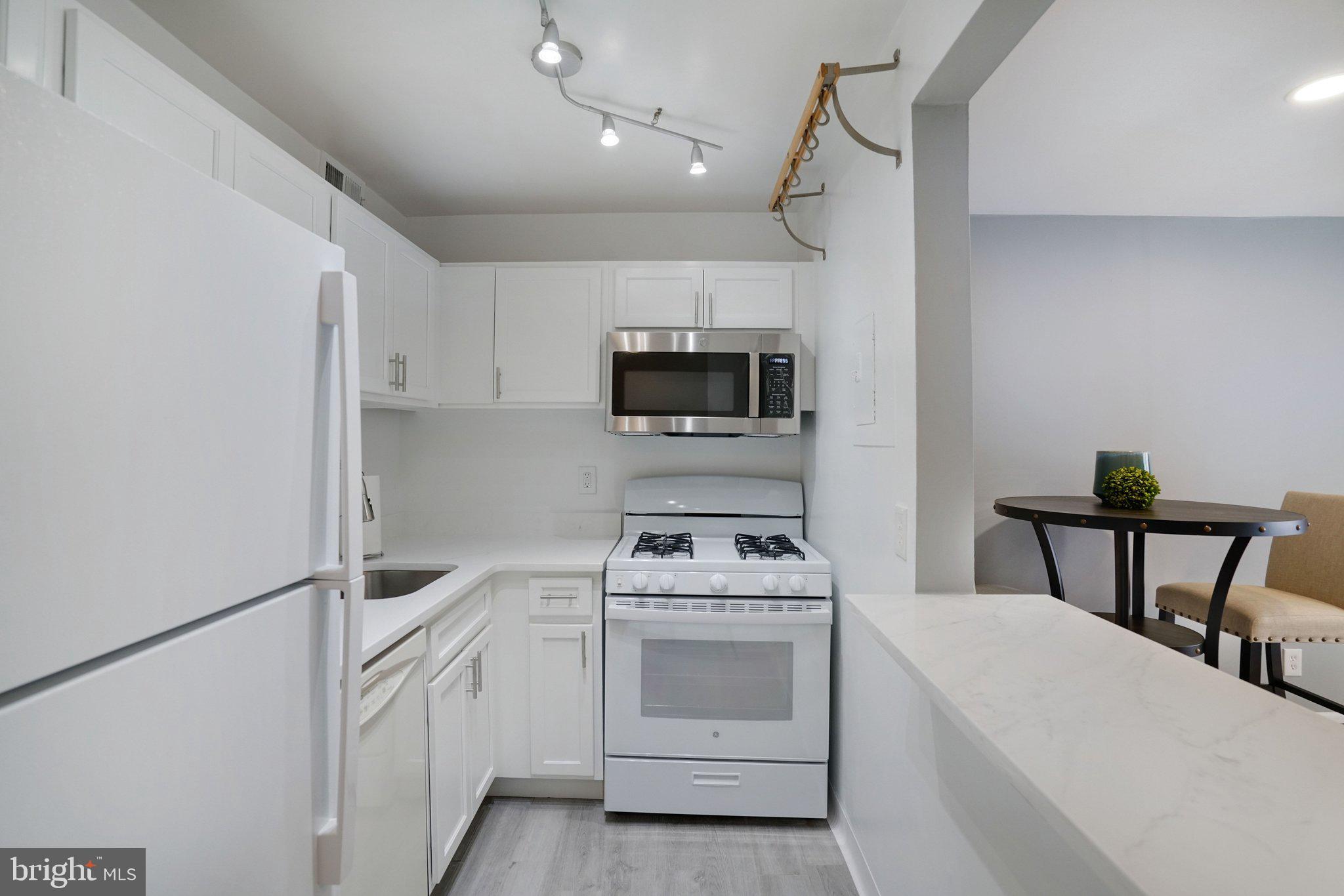 WOODLAKE TOWERS - Residential