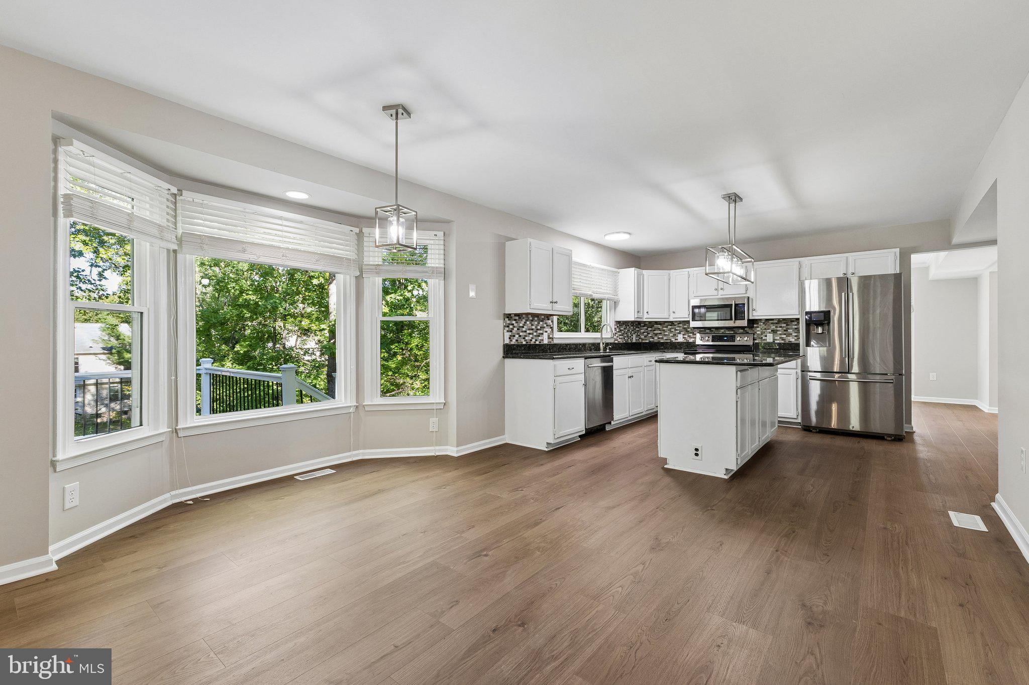 33 SNOW MEADOW LANE