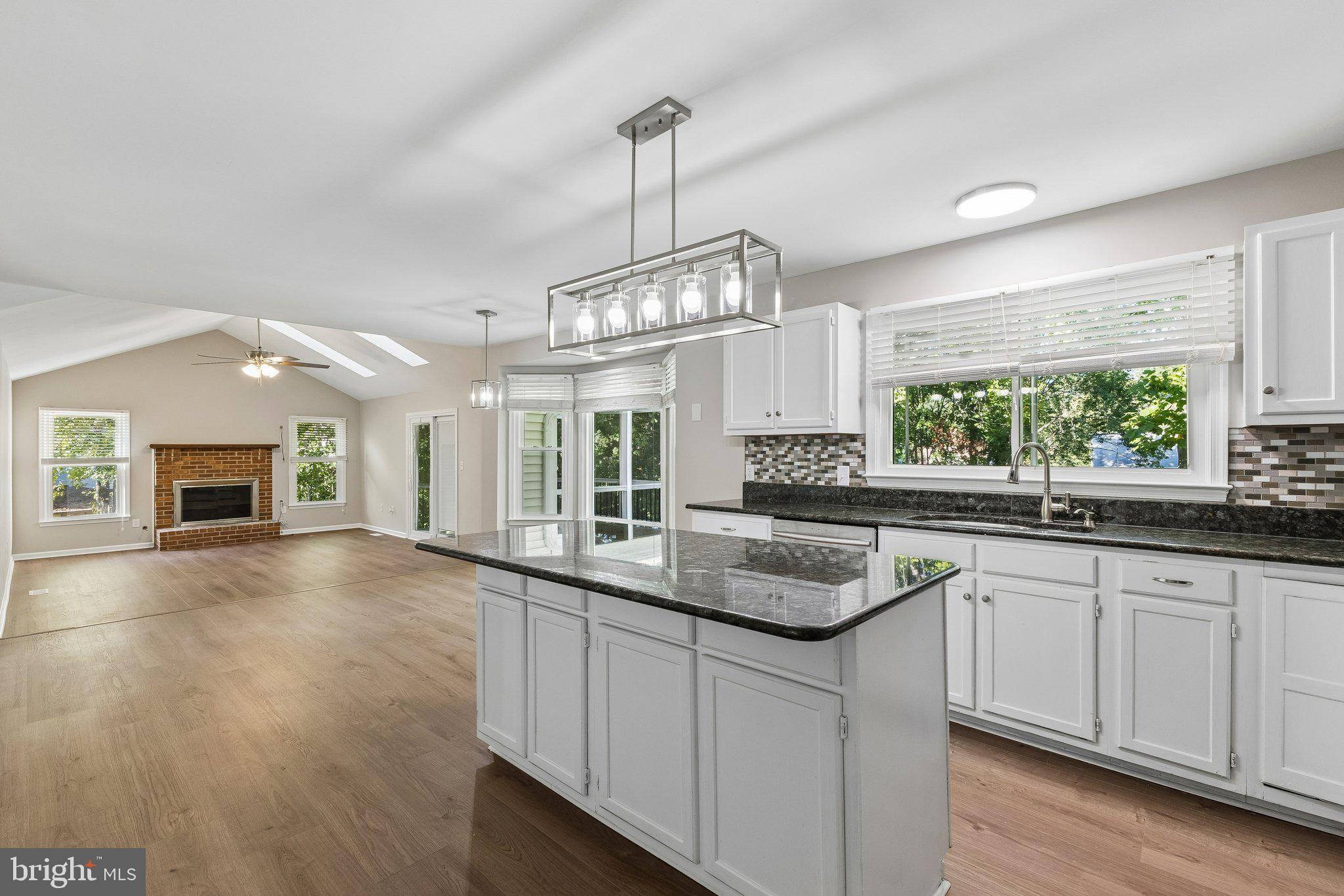 33 SNOW MEADOW LANE