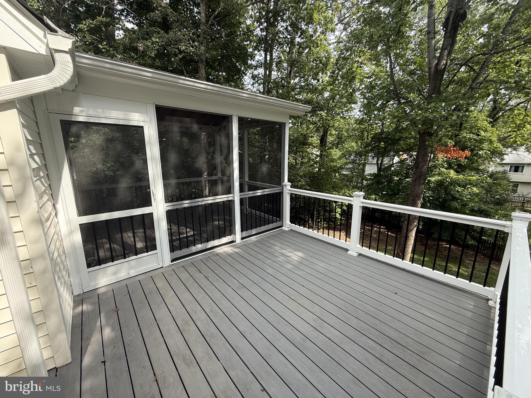 33 SNOW MEADOW LANE