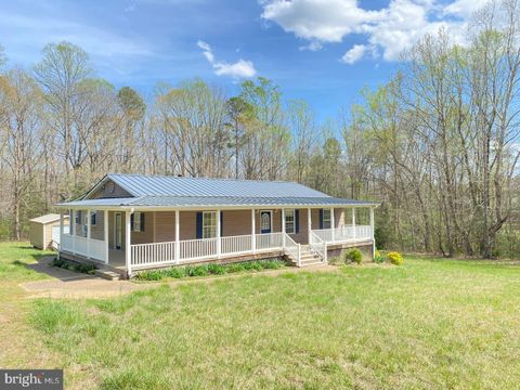Homes For Sale - 427 Muscadine Trail<br/> Mecklenburg County, BASKERVILLE, VA 23915