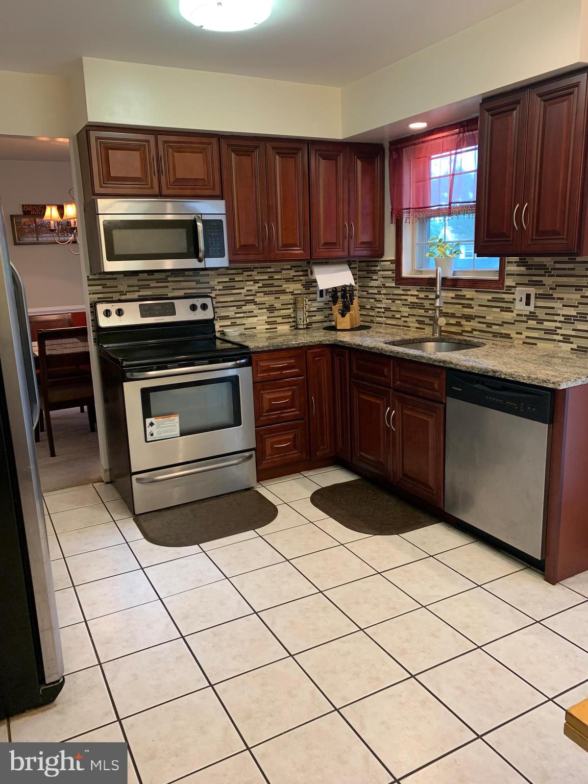 NEWTOWN CROSSING - Residential Lease