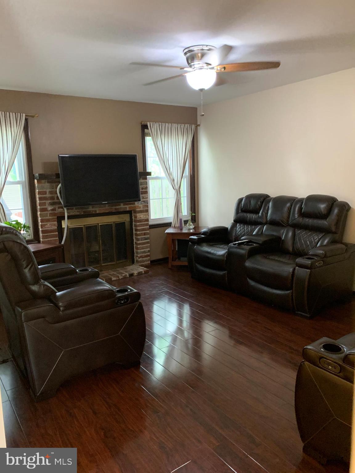 NEWTOWN CROSSING - Residential Lease