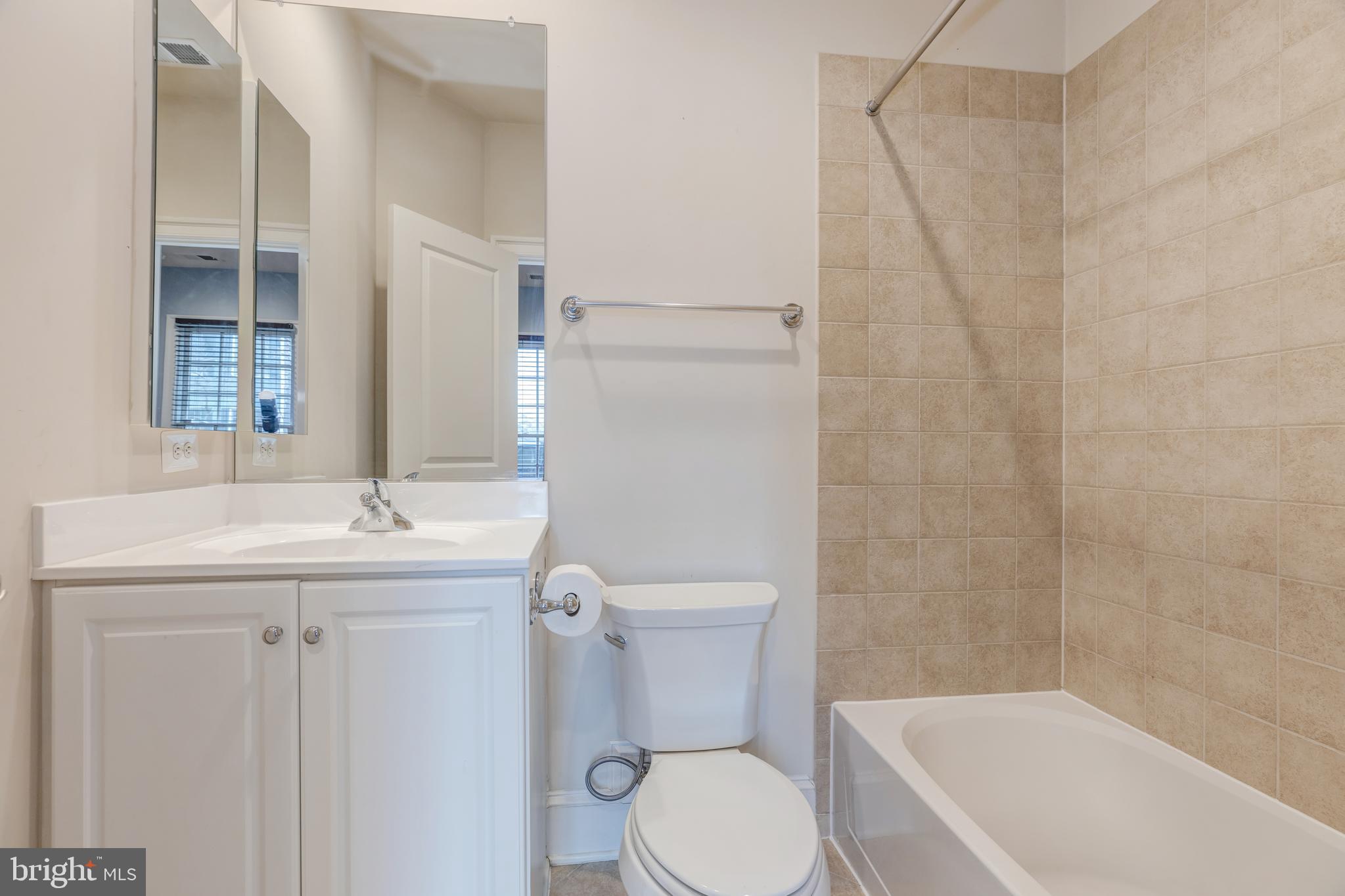 POTOMAC GREENS - Residential Lease